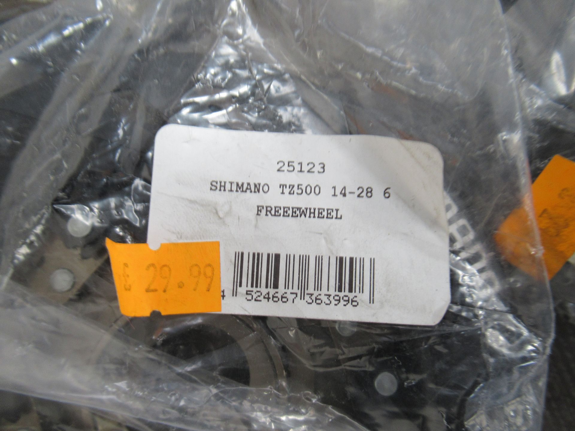 Assorted Shimano Freewheels (total RRP£175+) - 3 x TZ20 6-SPD 14-28 (RRP29.99 each), 2 x TZ500 6-SPD - Image 5 of 8