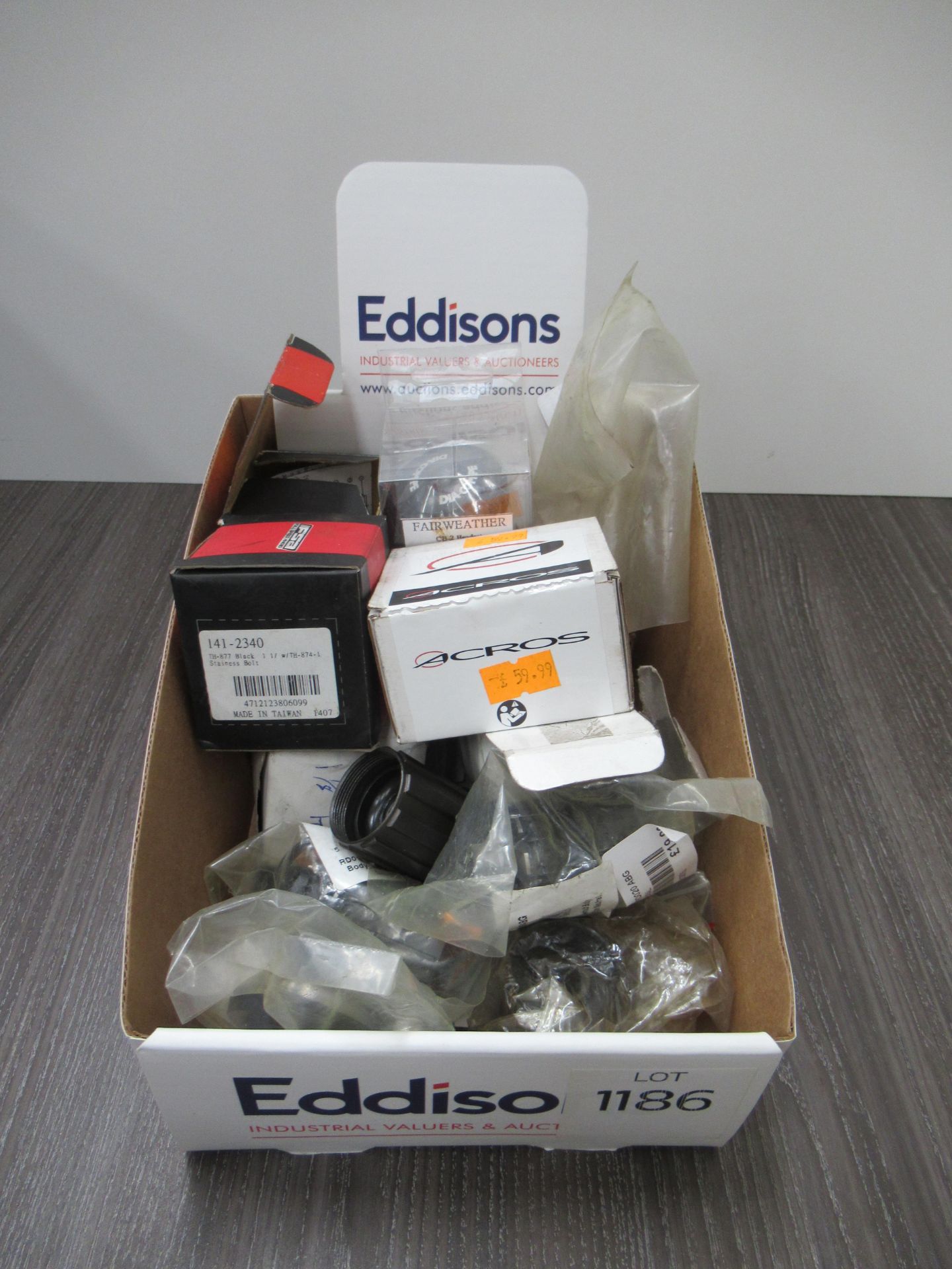 Box of various cycling headsets and freehubs from FSA, Diacompe, Acros etc (total approx RRP£250+)