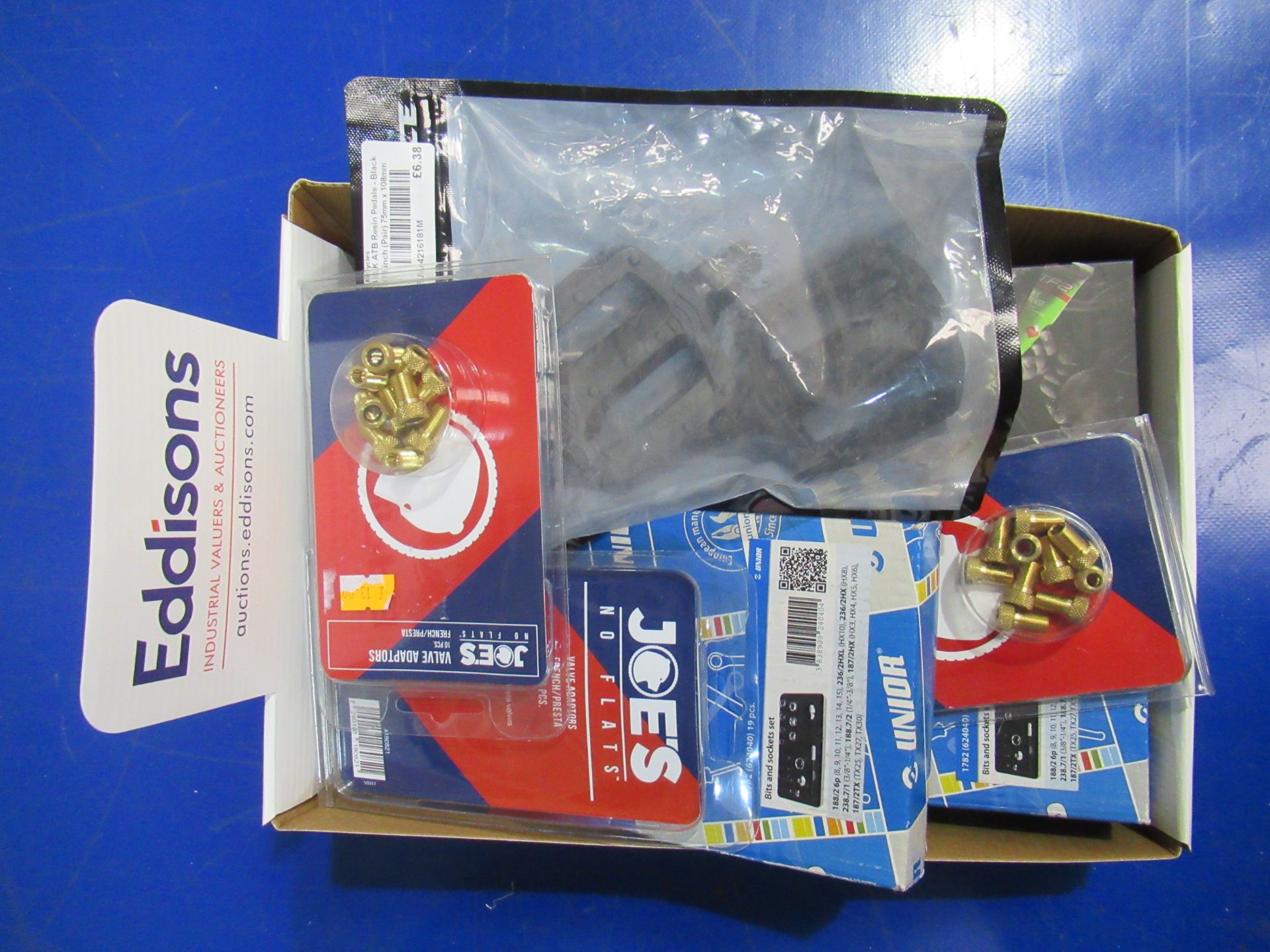 Assorted cycling items including Aero HC system, Union socket sets, Weldite grease gun etc. - Image 5 of 6