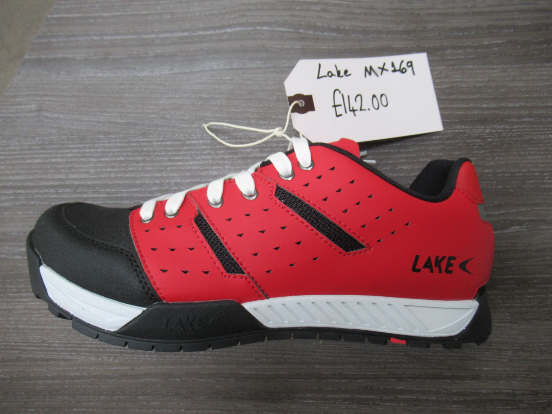 Pair of Lake MX169 cycling shoes (red/white) - boxed EU size 44 (RRP£142)