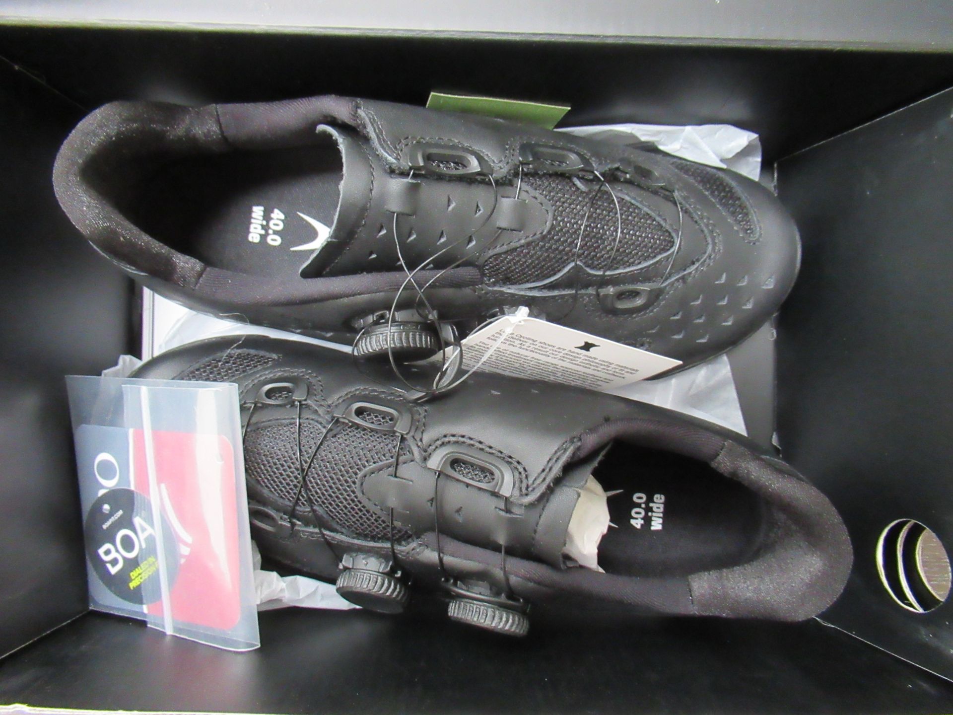 Pair of Lake CX238-X cycling shoes (black/black) - boxed EU size 40 (RRP£270) - Image 4 of 8