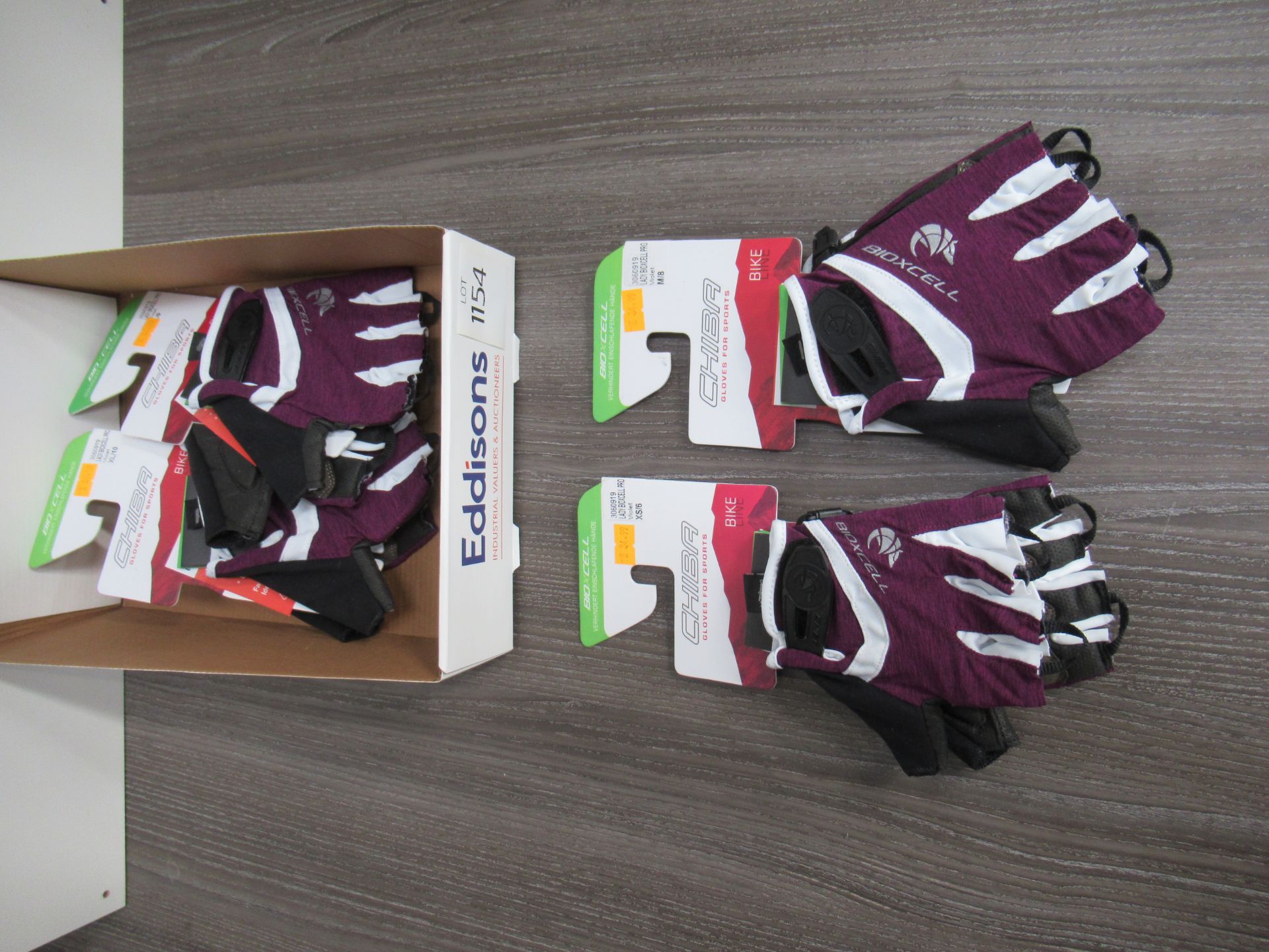 4 x pairs of Chiba BioXCell Gloves - 1 x XS; 1 x M; 1 x L and 1 x XL (RRP£34.99 each) - Image 2 of 2