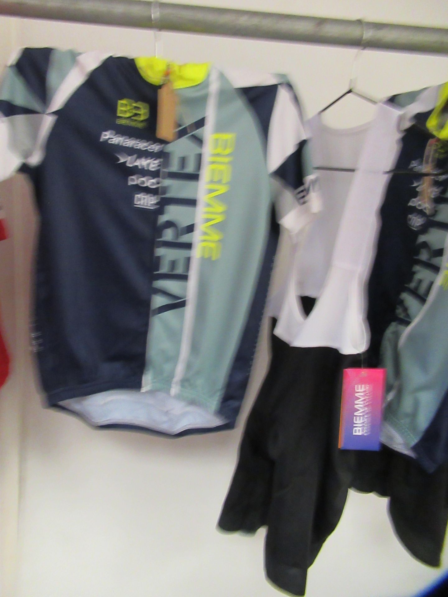 Various sizes of Childrens Cycling Clothes - Image 4 of 6
