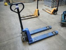 RHP25 2,500kg capacity pallet truck, Please note that collection of this lot will be delayed until