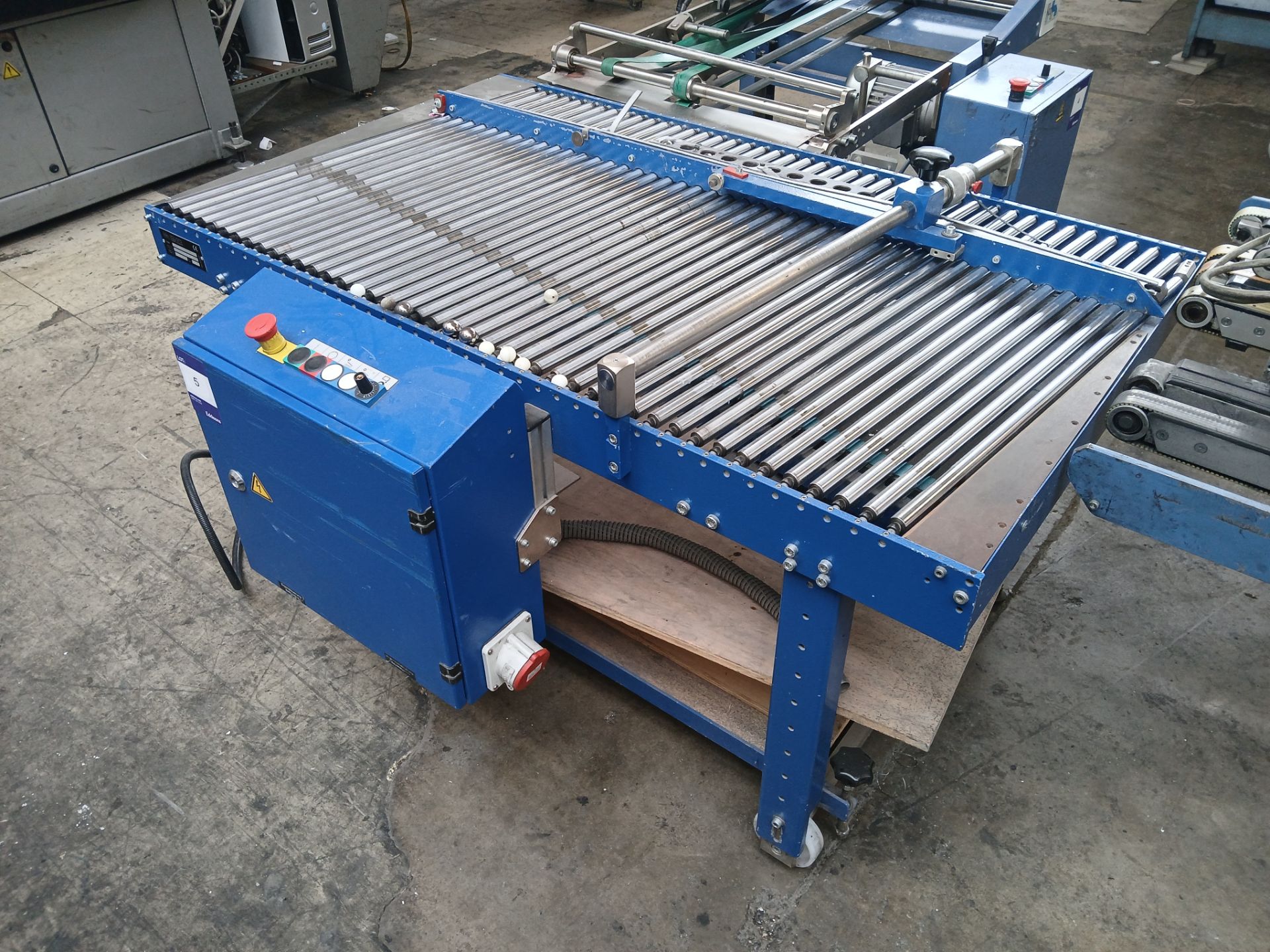 Herzog + Heymann Type 407-36-72 angled roller corner conveyor table, 720mm wide (internal) x - Image 2 of 6