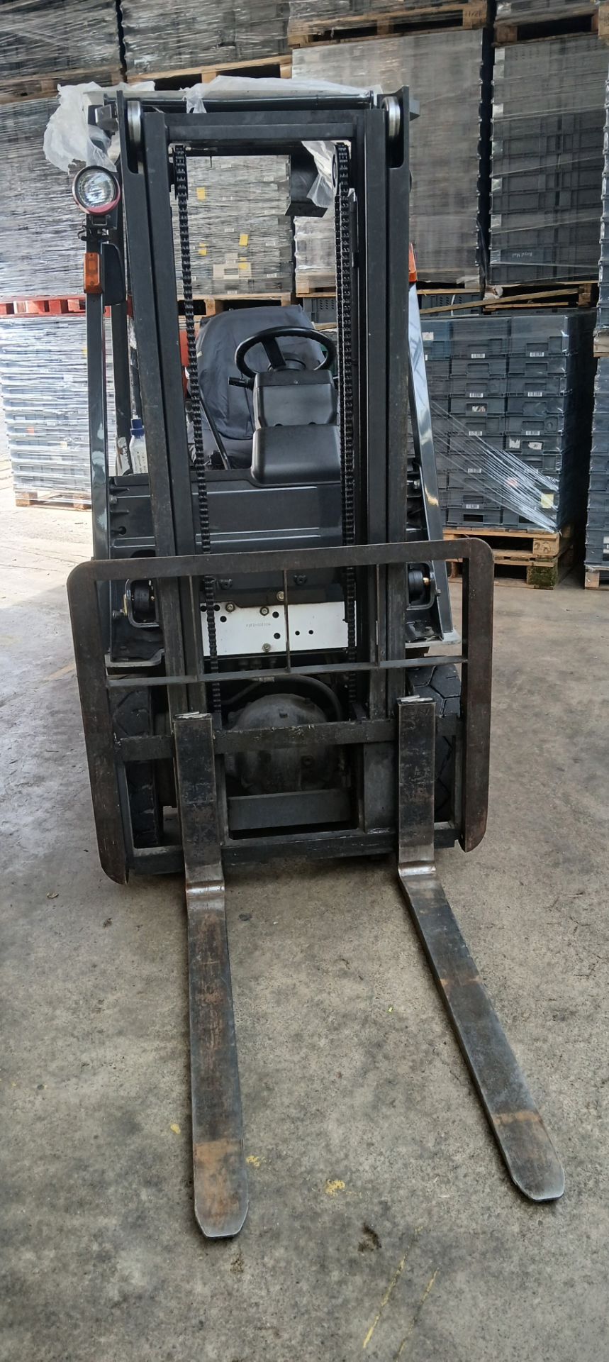 Nissan EBT P1F1 1,500kg capacity gas powered forklift truck, Serial Number P1F1-001804, Year 2009, - Image 2 of 5