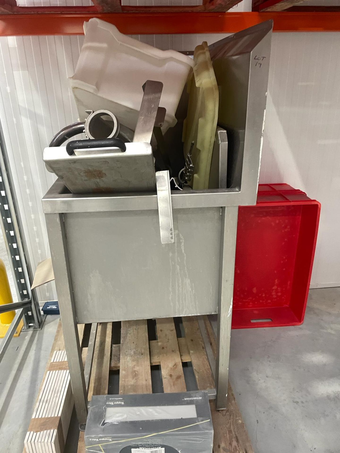 Stainless Steel Sink. Corner unit. Approx. 900 x 600 x 1300 mm. Please note this lot is located at - Image 2 of 8