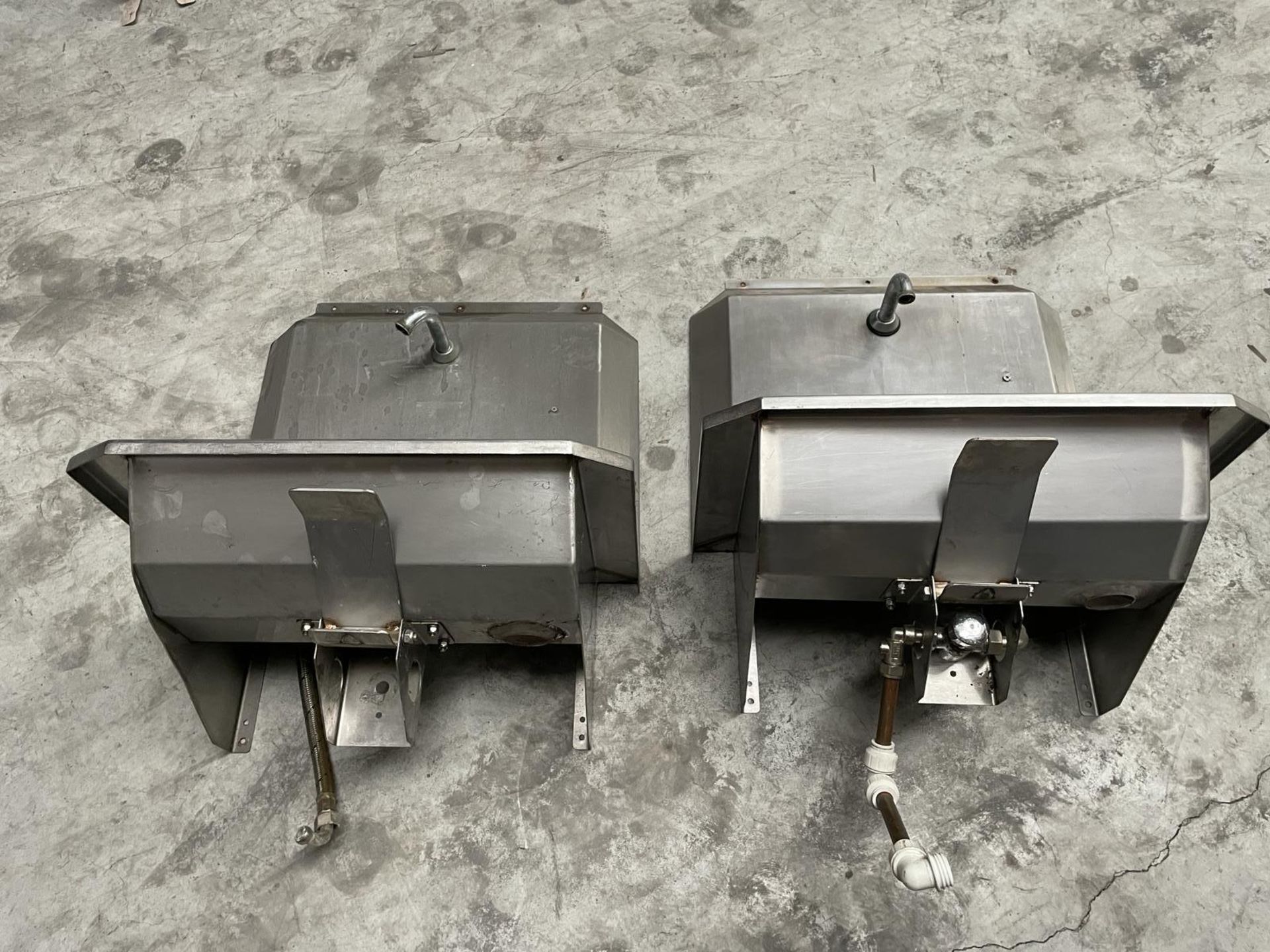 1 x Twin tap knee operated sink 1100 x 400 x 650 mm, 2 x single tap knee operated sinks (1 missing - Image 3 of 4