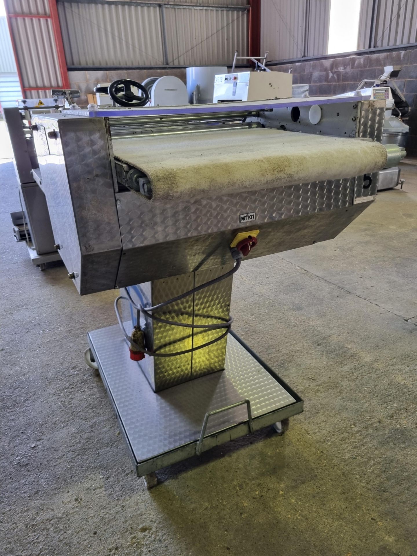 Ciberpan Model FCP-88 Pastry conveyor. Adjustable. 2300 x 800 x 1300 mm. Please note this lot is - Bild 4 aus 4