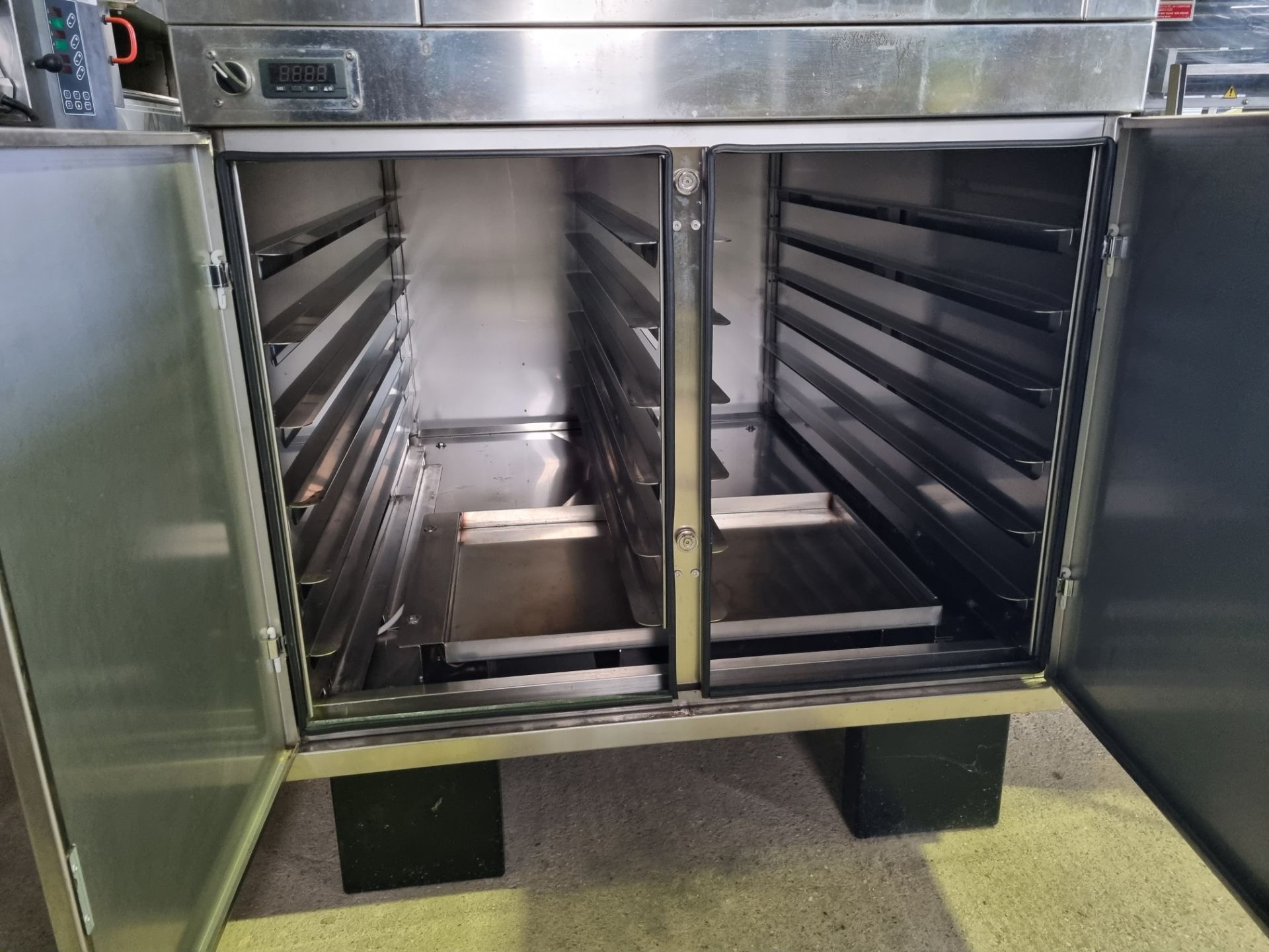 2015 Real Forni Electric Model LS85 MR-1 Oven. Twin door cooling cabinet below. 600 x 800 x 200 mm - Image 3 of 8