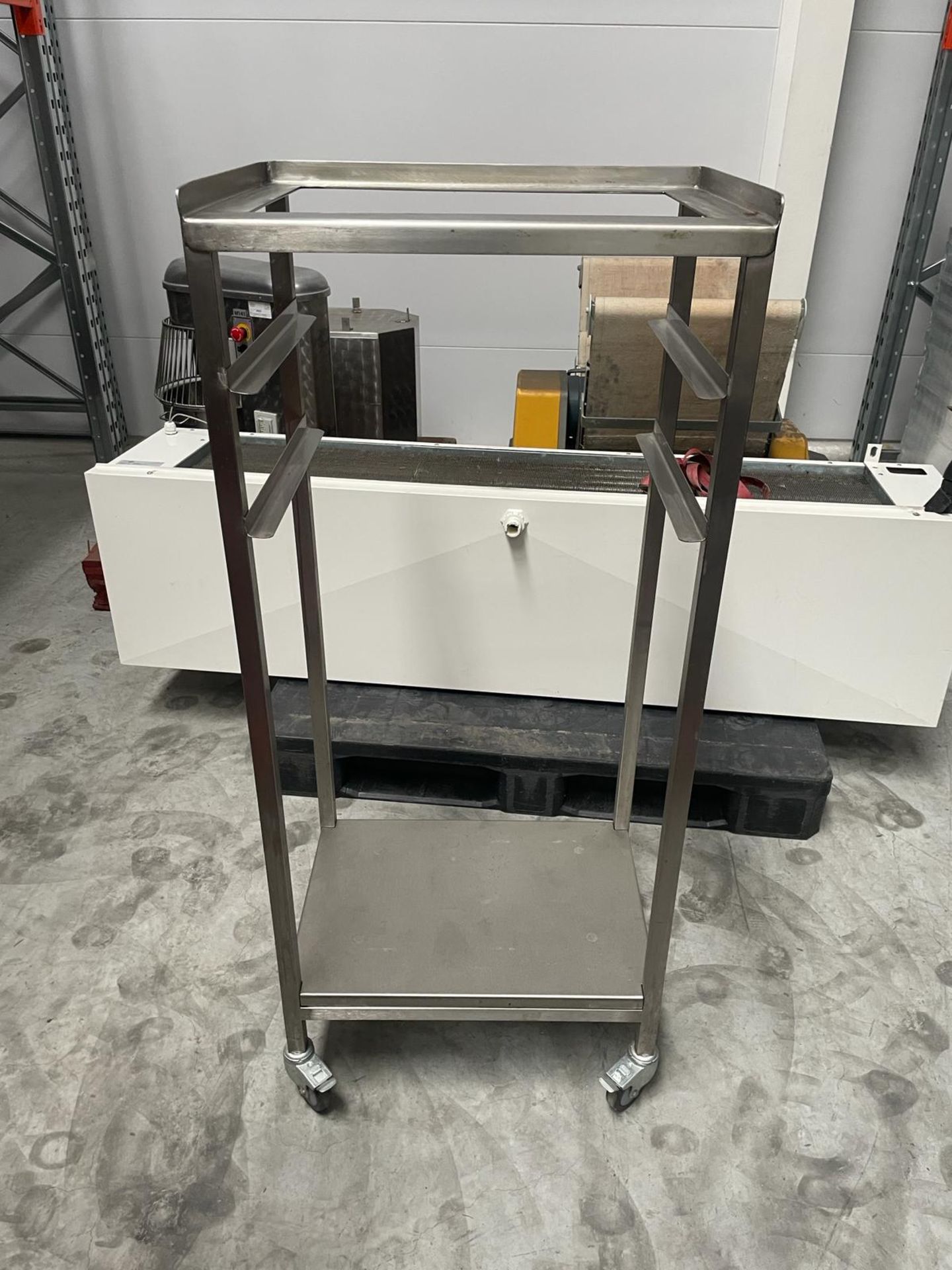 8 Lane Stainless Steel Product/roll guide. 1200 x 1200 mm. Stainless Steel Mobile trolley, 2 trays - Bild 2 aus 3