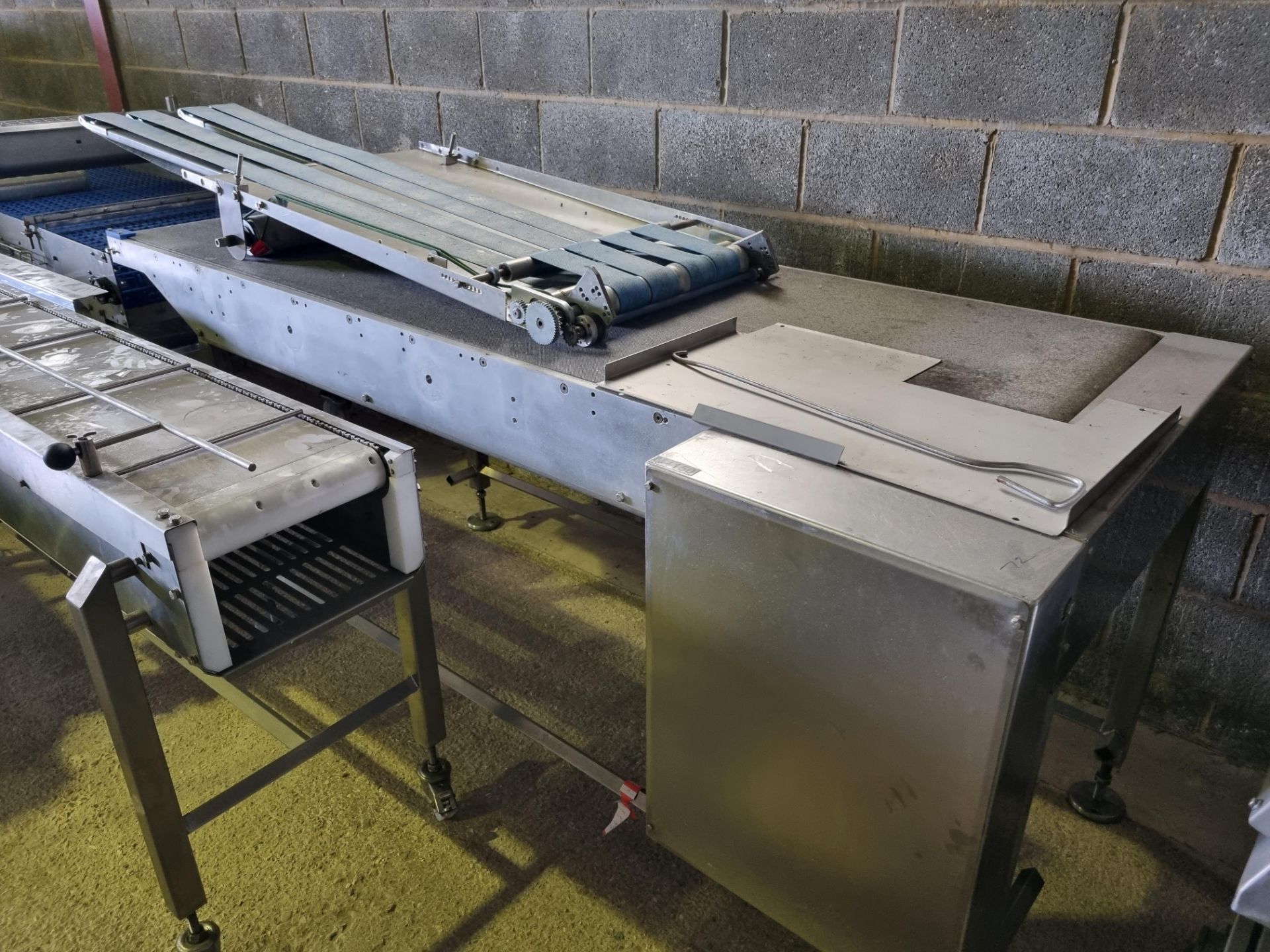 Conveyors x 3 Stainless Steel. 2400 x 100 mm, 3000 x 400 mm, 1200 x 1300 mm. Stainless Steel frame - Bild 4 aus 4