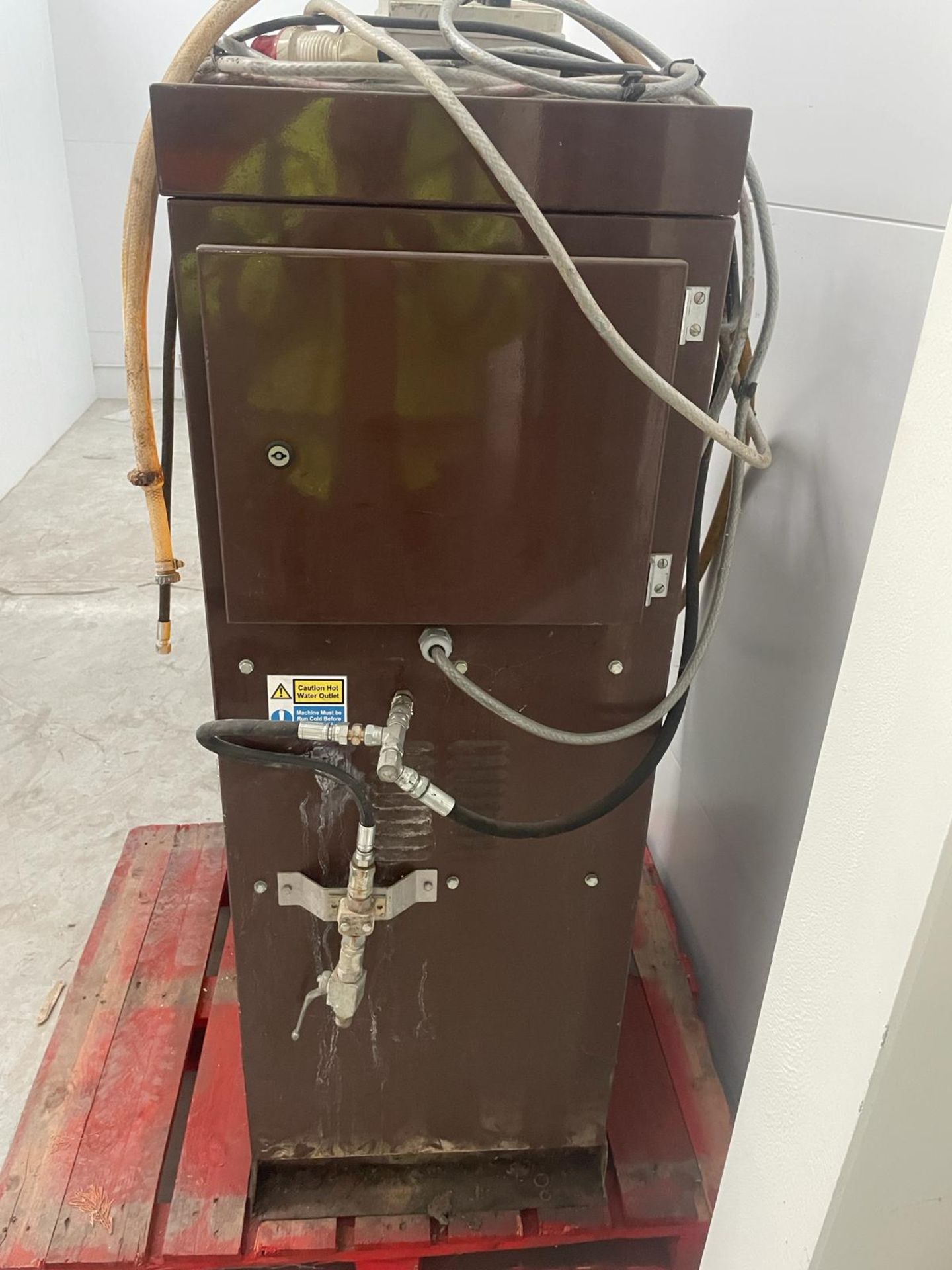 Powerclean 3 Phase Steam Cleaner in Cabinet. Please note this lot is located at Unit 29, Ridge - Bild 2 aus 5