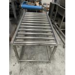 Gravity roller box conveyor, floor standing. 2000 x 1000 x 750 mm. Please note this lot is located