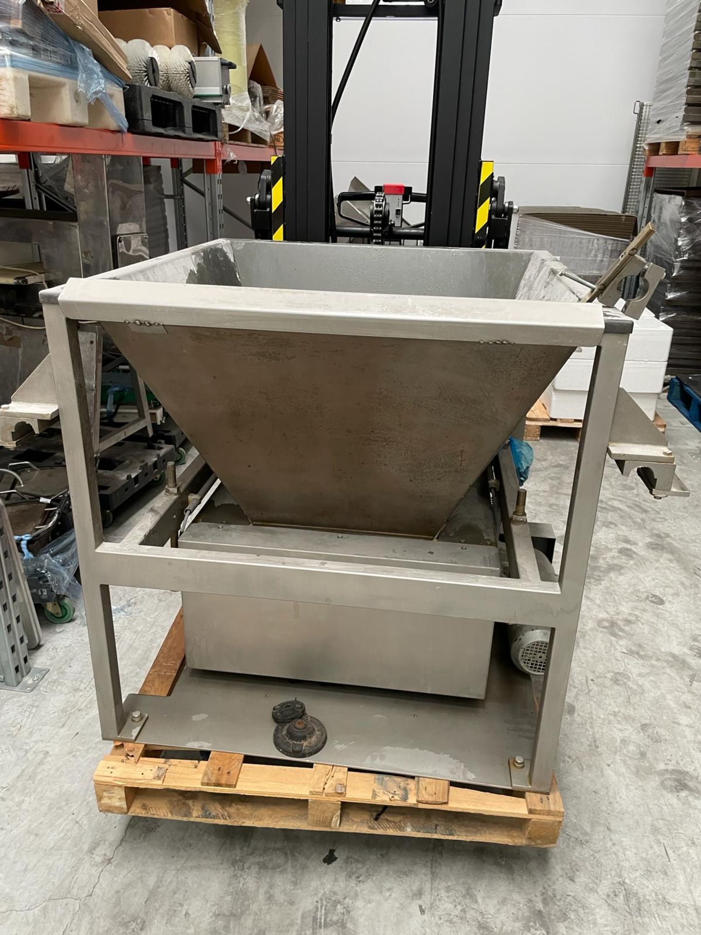 Stainless Steel Dough hopper on frame. SEW Drive. 1000 x 1000 x 900 mm deep. Please note this lot is - Bild 5 aus 5