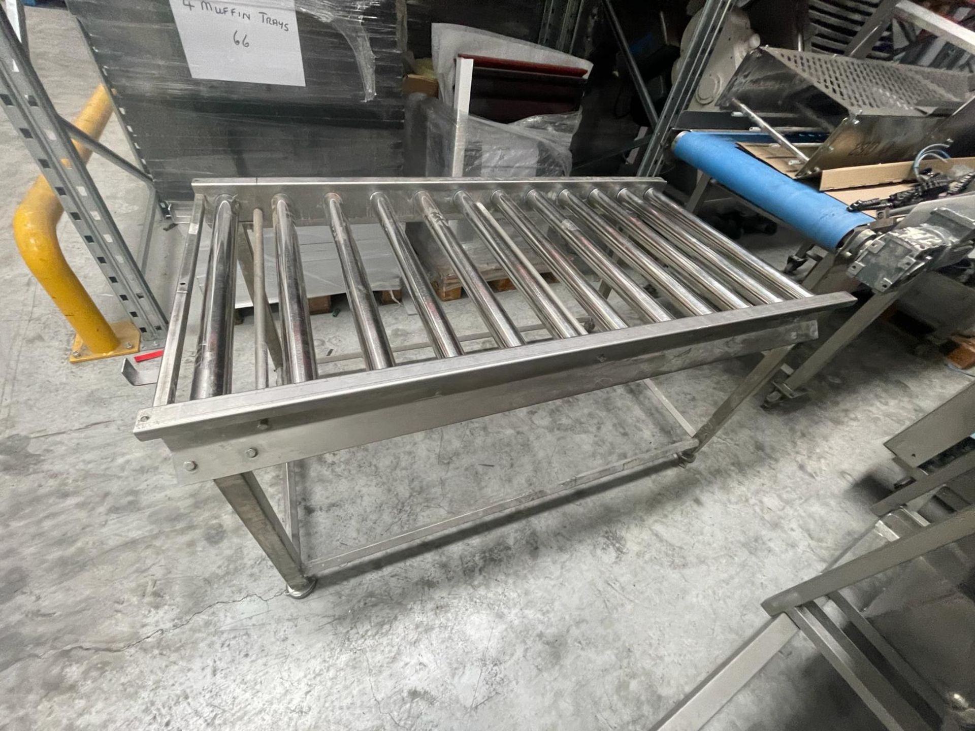 Gravity roller box conveyor, floor standing. 2000 x 1000 x 750 mm. Please note this lot is located - Image 2 of 2