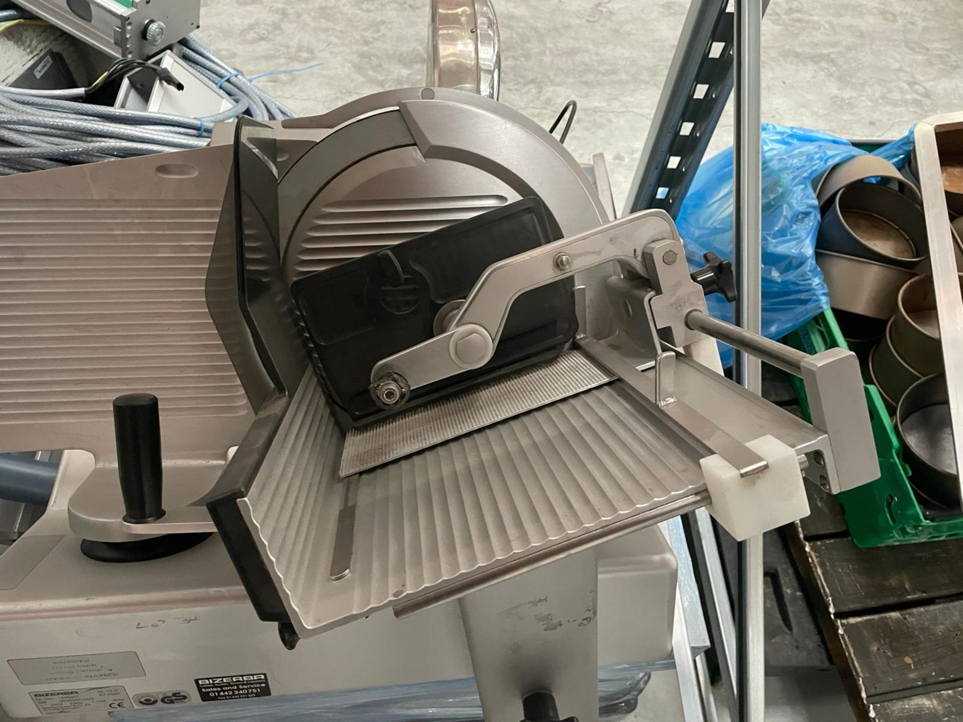 Bizerba SE 12D Meat slicer. Please note this lot is located at Unit 29, Ridge Way, Iver, Bucks, - Bild 4 aus 11