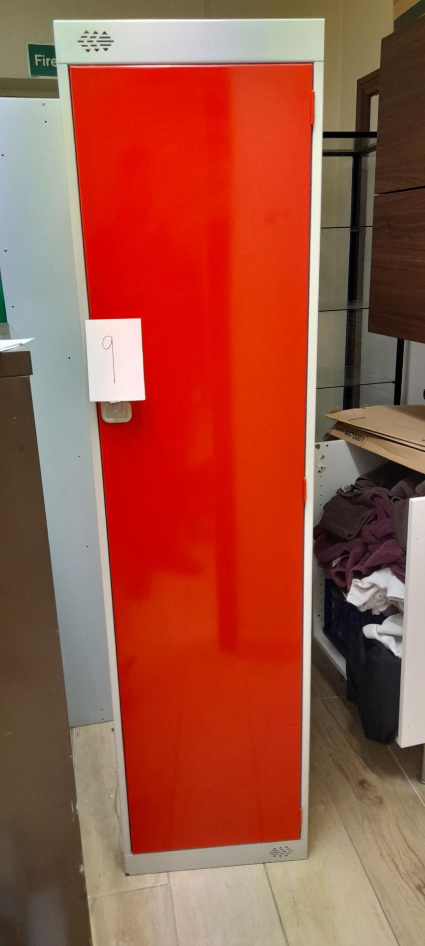 4 x coloured storage lockers with key, contents excluded