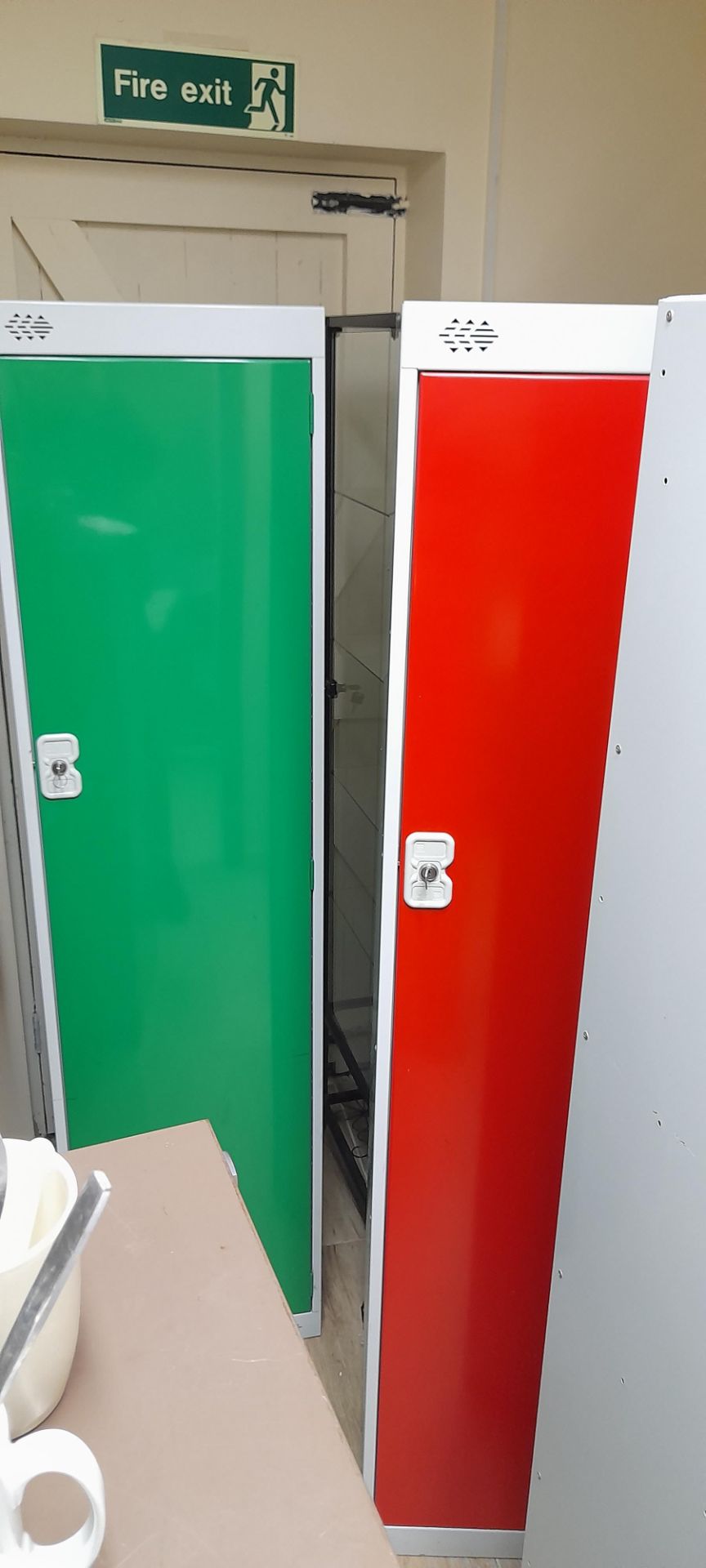 4 x coloured storage lockers with key, contents excluded - Image 3 of 4