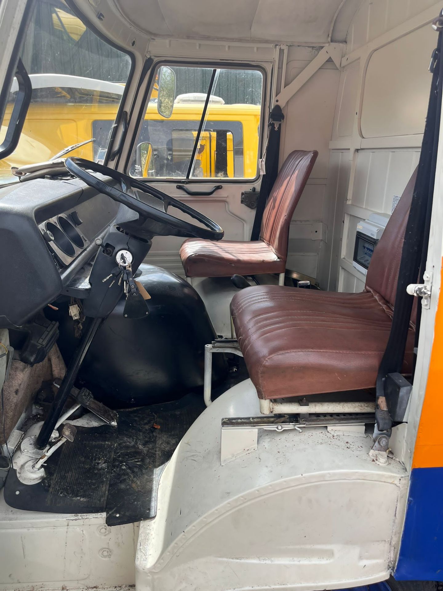 Peugeot J7 converted food truck. Odometer reading 160,049 kilometres, Manufactured 1979, converted - Image 4 of 16