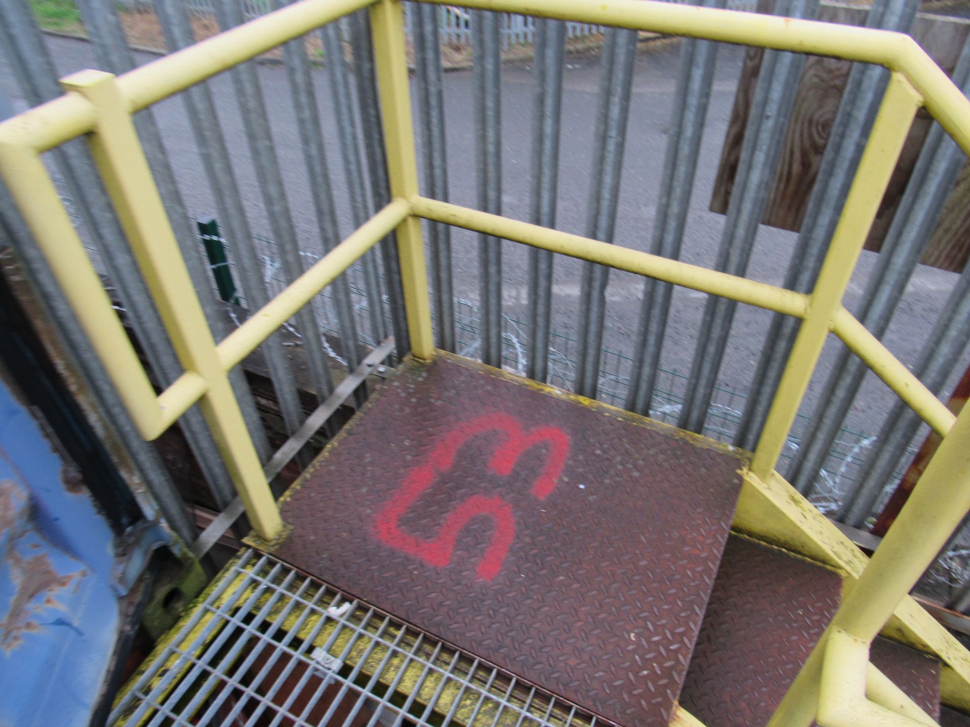 Steel multi-level shipping container access platform with stairs - Image 3 of 3