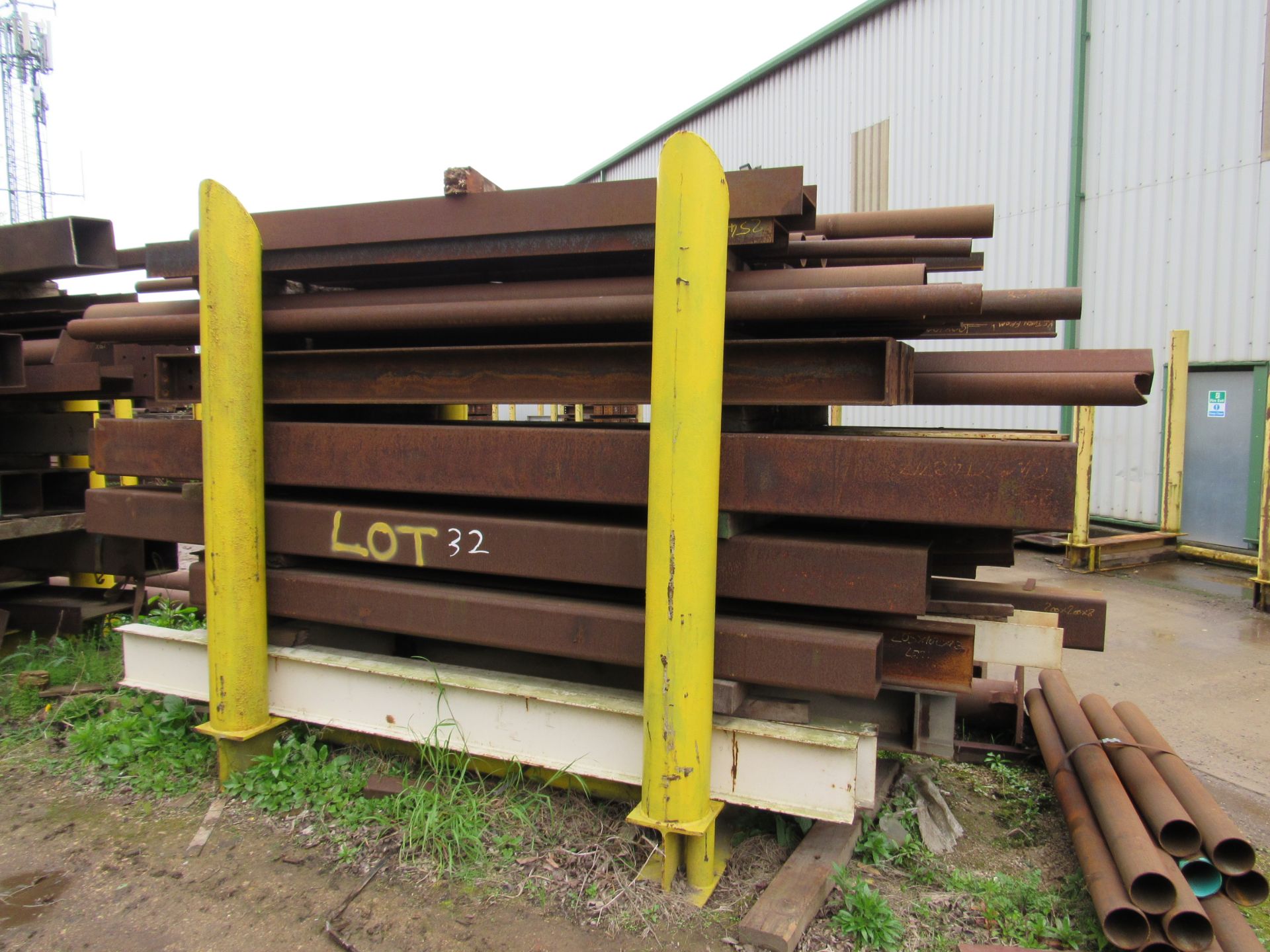 Quantity of box tube and other steel to stillage