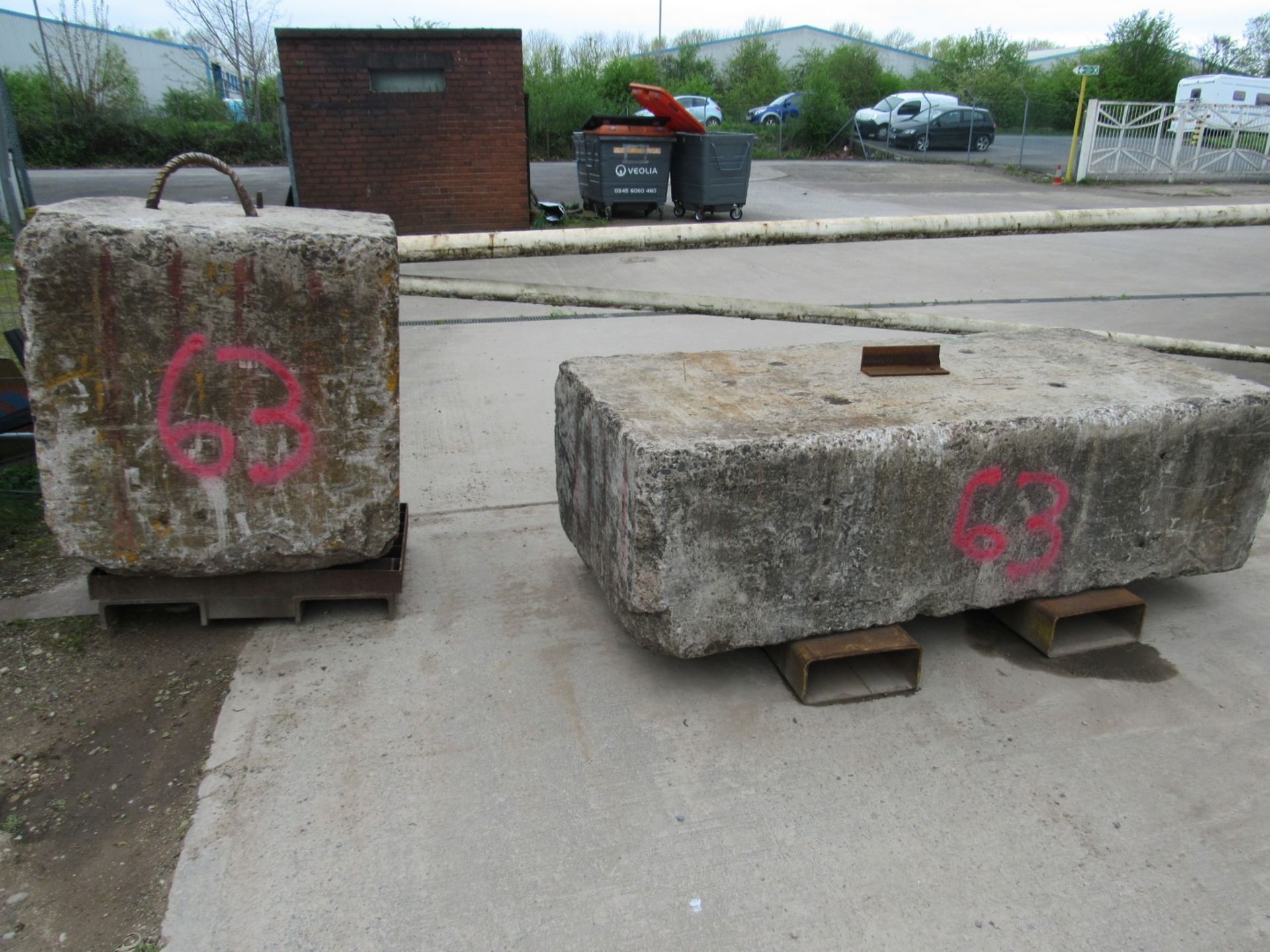 2 heavy concrete security blocks, Delayed collection