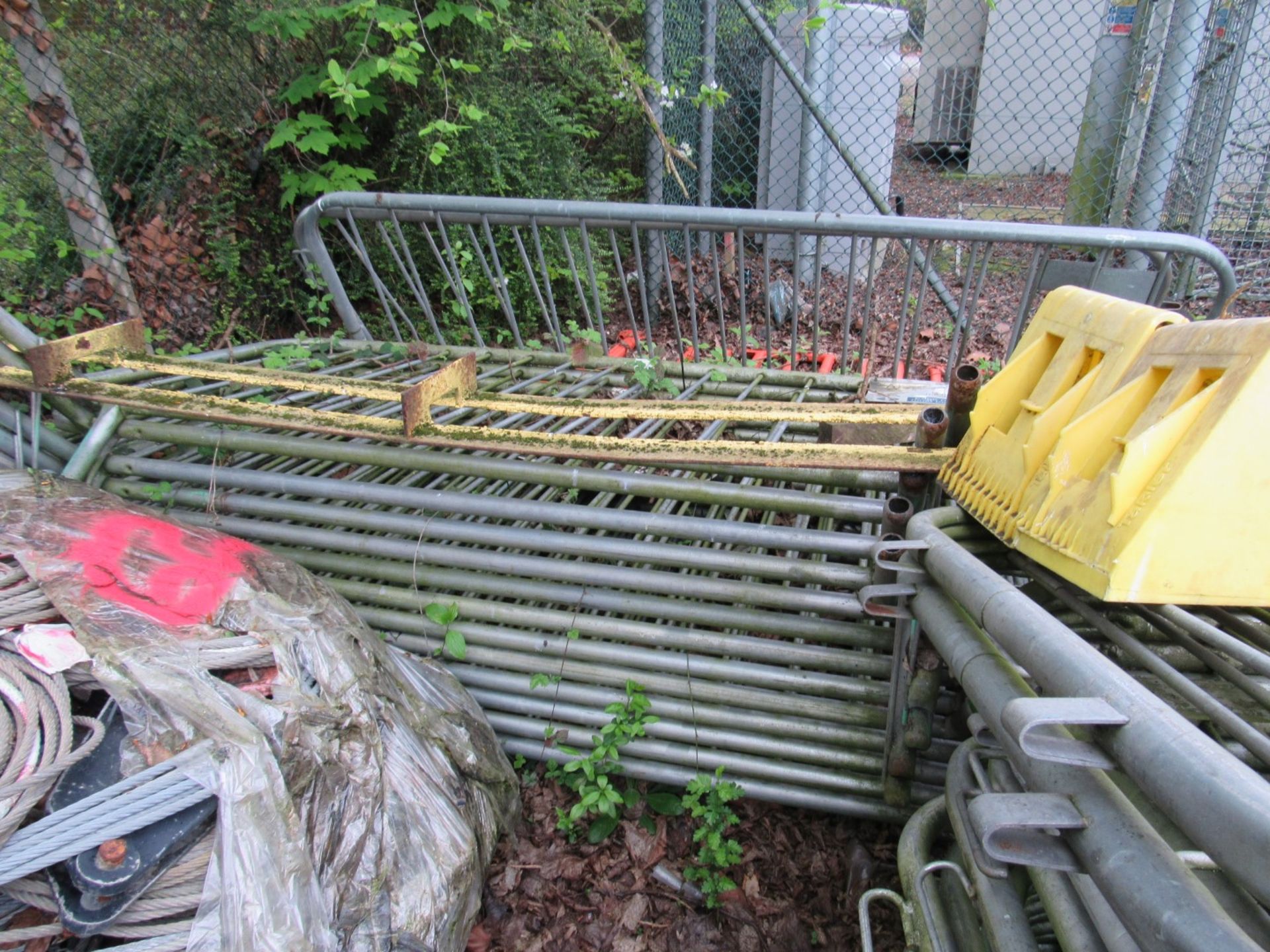 Approx 34 pedestrian safety barriers - Image 3 of 3