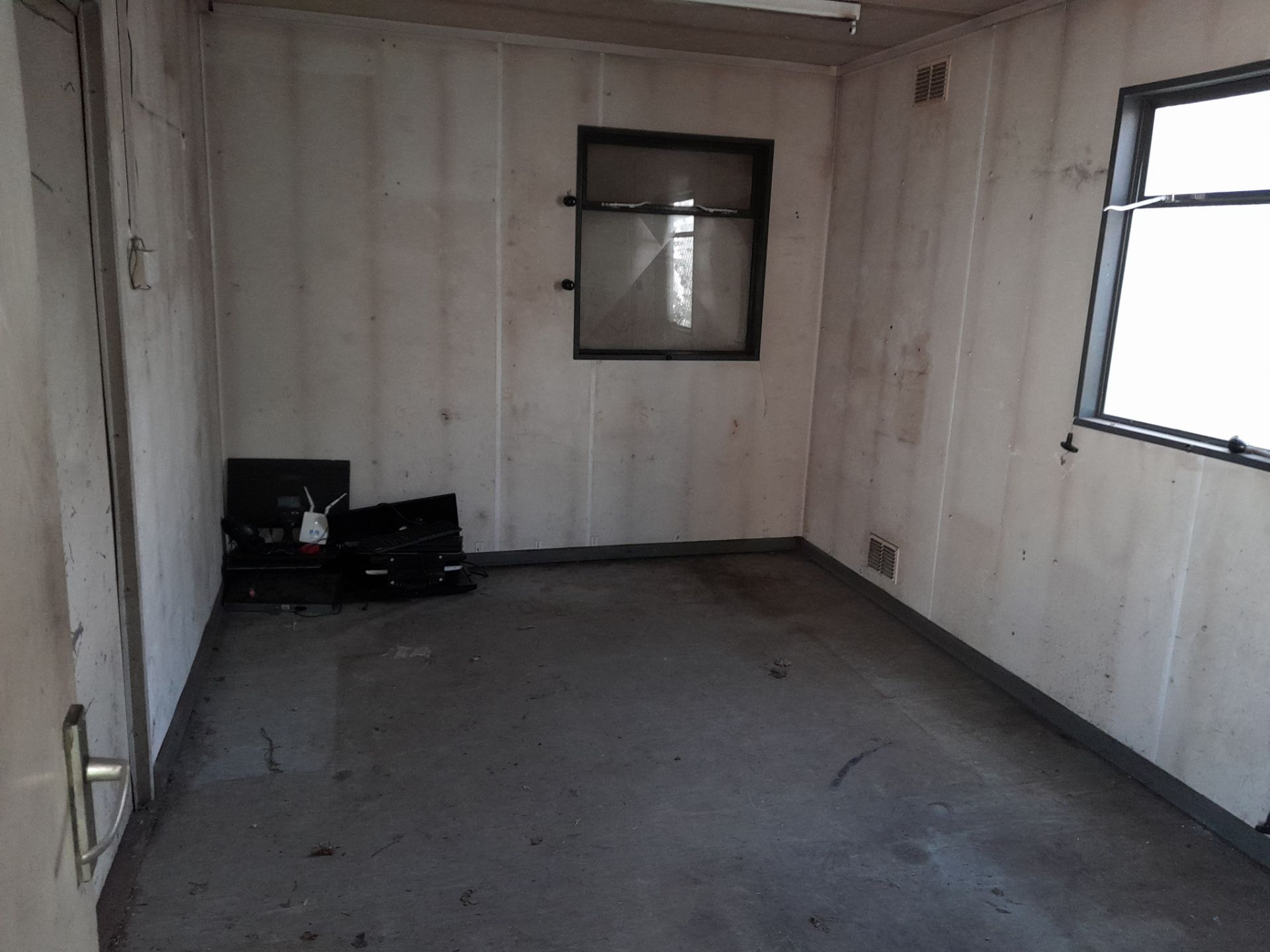 Secure site office 7.315m x 3.3m - Image 7 of 8