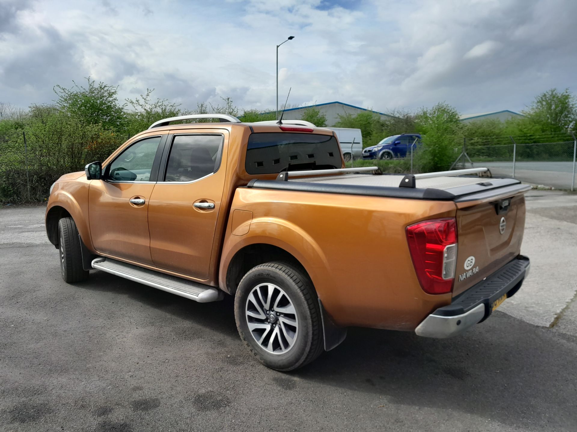 Nissan Navara Tekna 2.3 DCI 190 4WD Double Cab Pick Up, 2298cc Registration YA66 MWN, Date of - Image 5 of 16