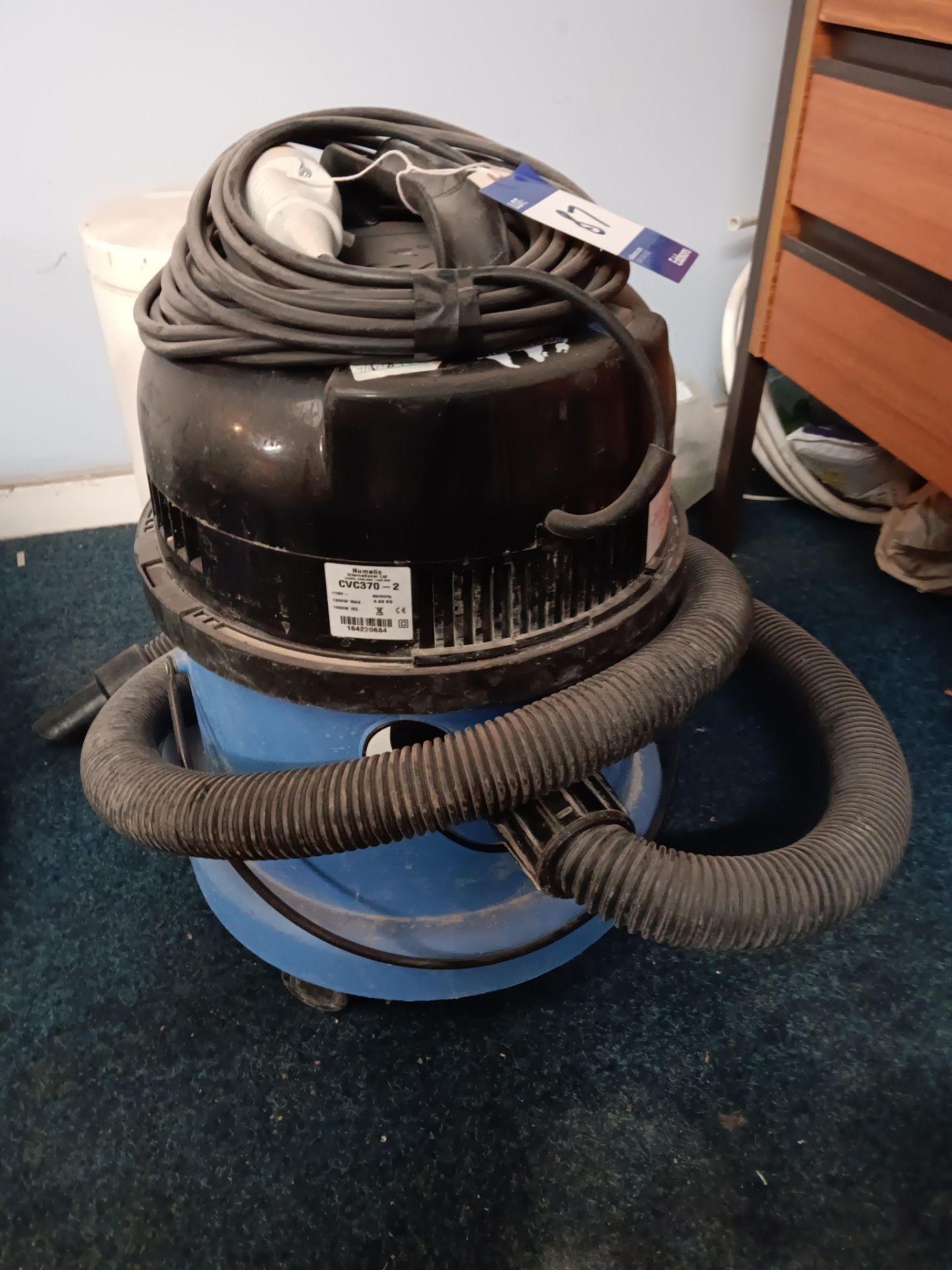 Charles 110V Vacuum Cleaner