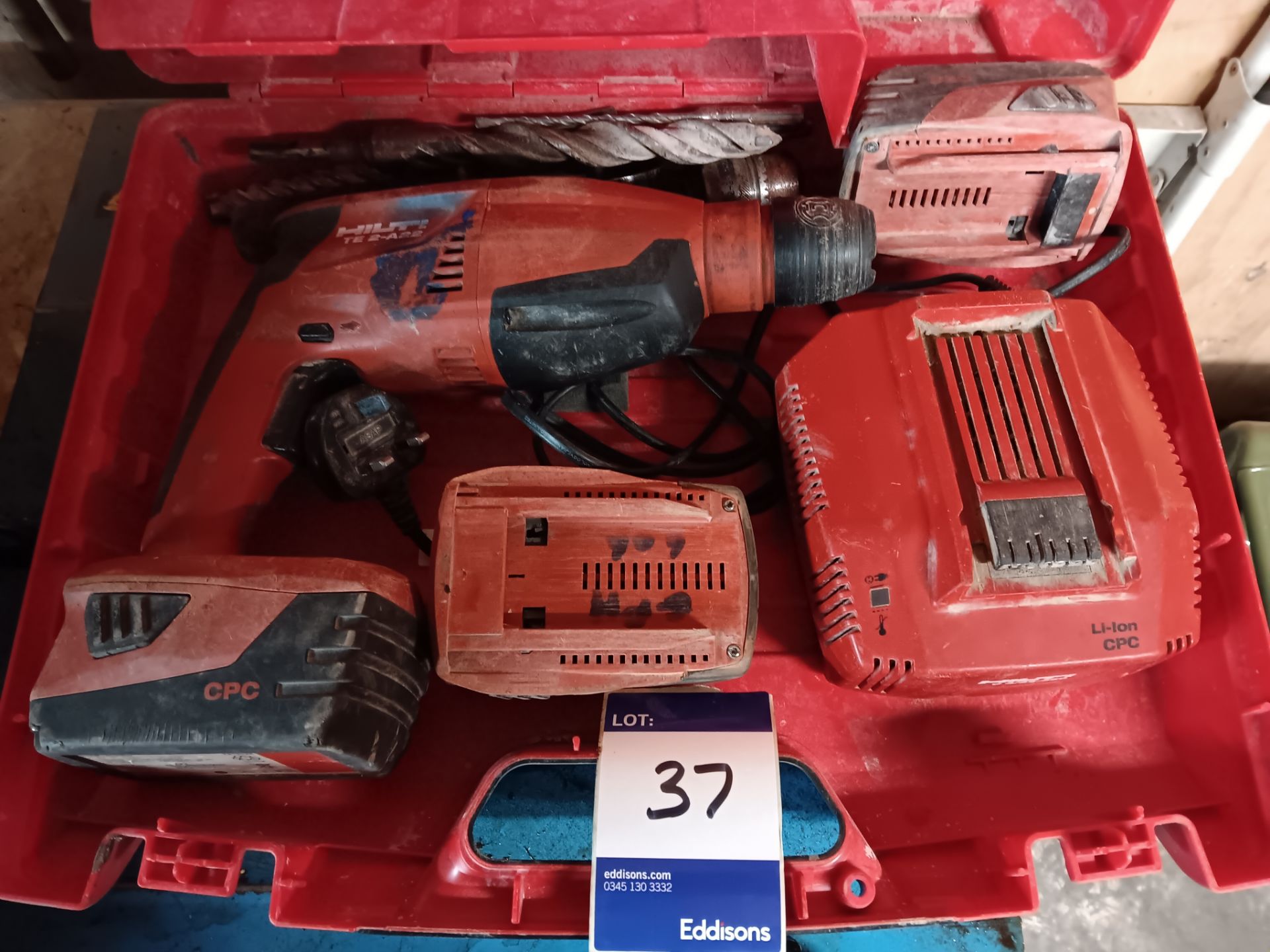 Hilti TE2-A22 Breaker with 3 x Batteries & Charger
