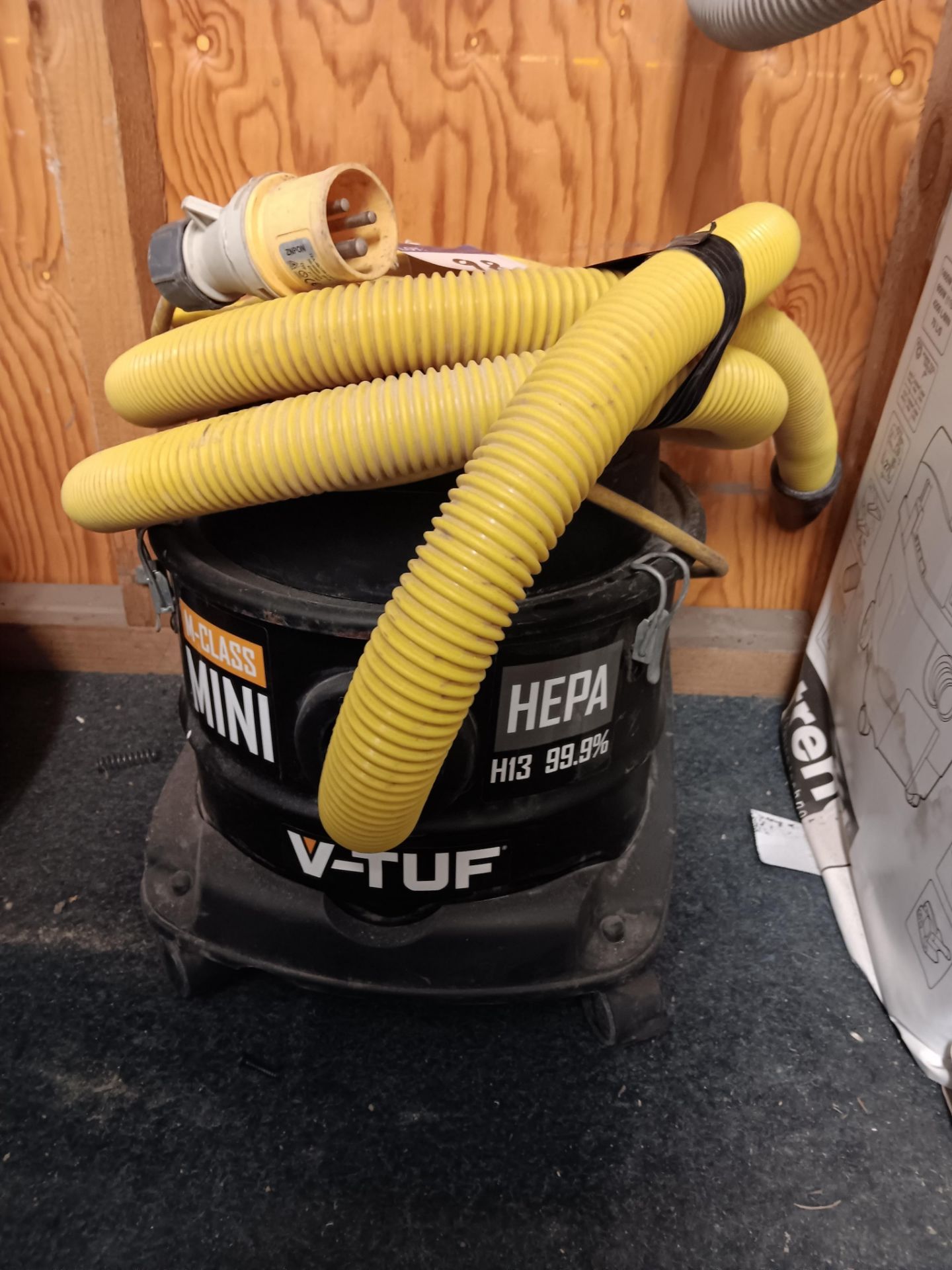 V-Tuf M-Class Mini 110V Dust Extractor