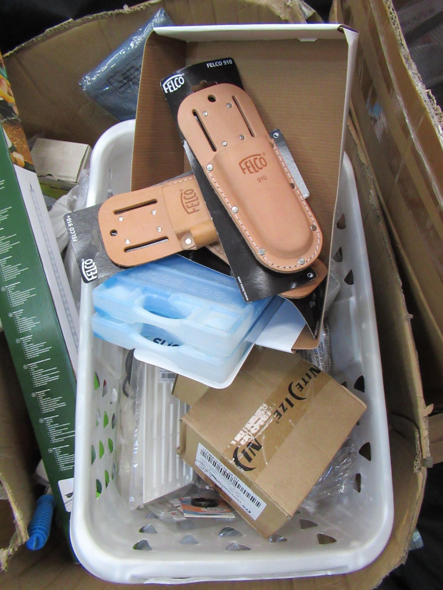 Box of Miscellaneous items, as lotted (Please note, Viewing Strongly Recommended - Eddisons have not - Image 2 of 5