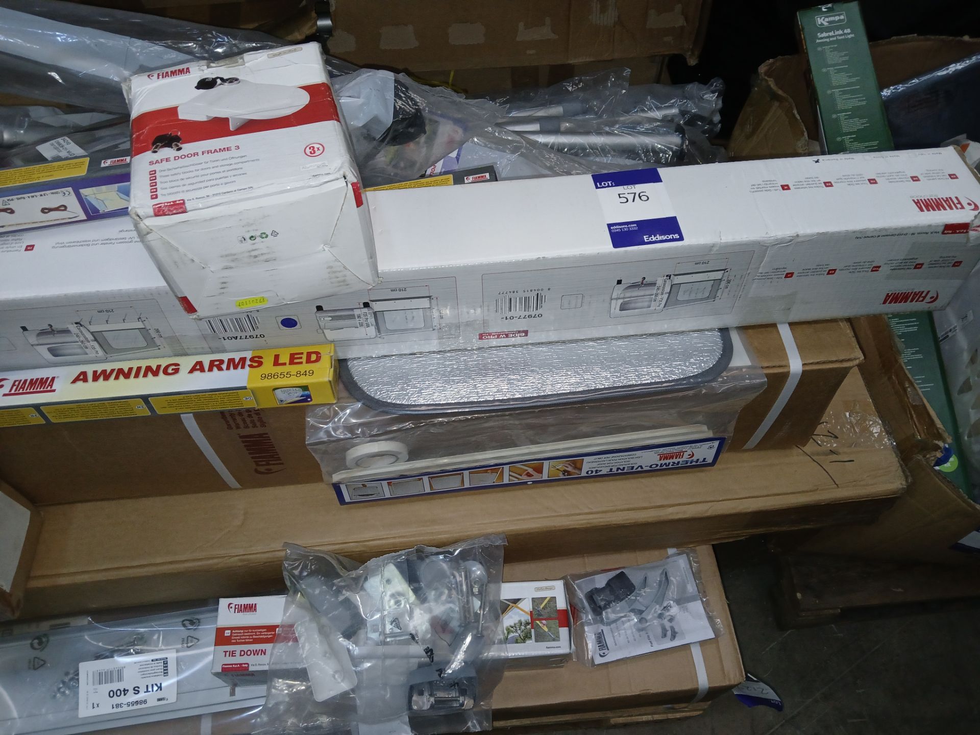 Assortment of Fiamma Accessories / Components to pallet, to include awnings, mud flaps, rafters, - Image 4 of 8