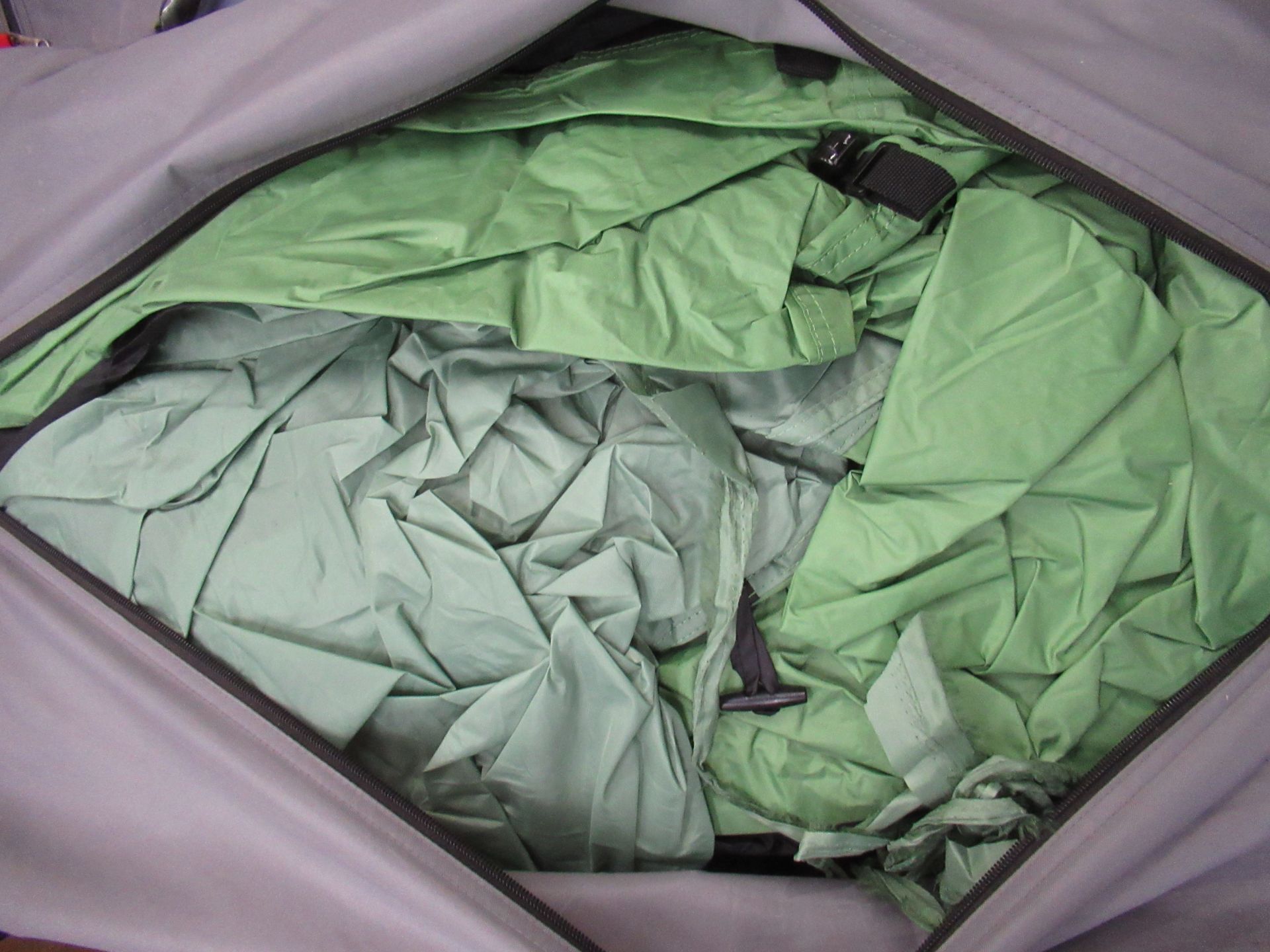 Coleman Cabral 6 Tent (Please note, Viewing Strongly Recommended - Eddisons have not inspected any - Image 3 of 3