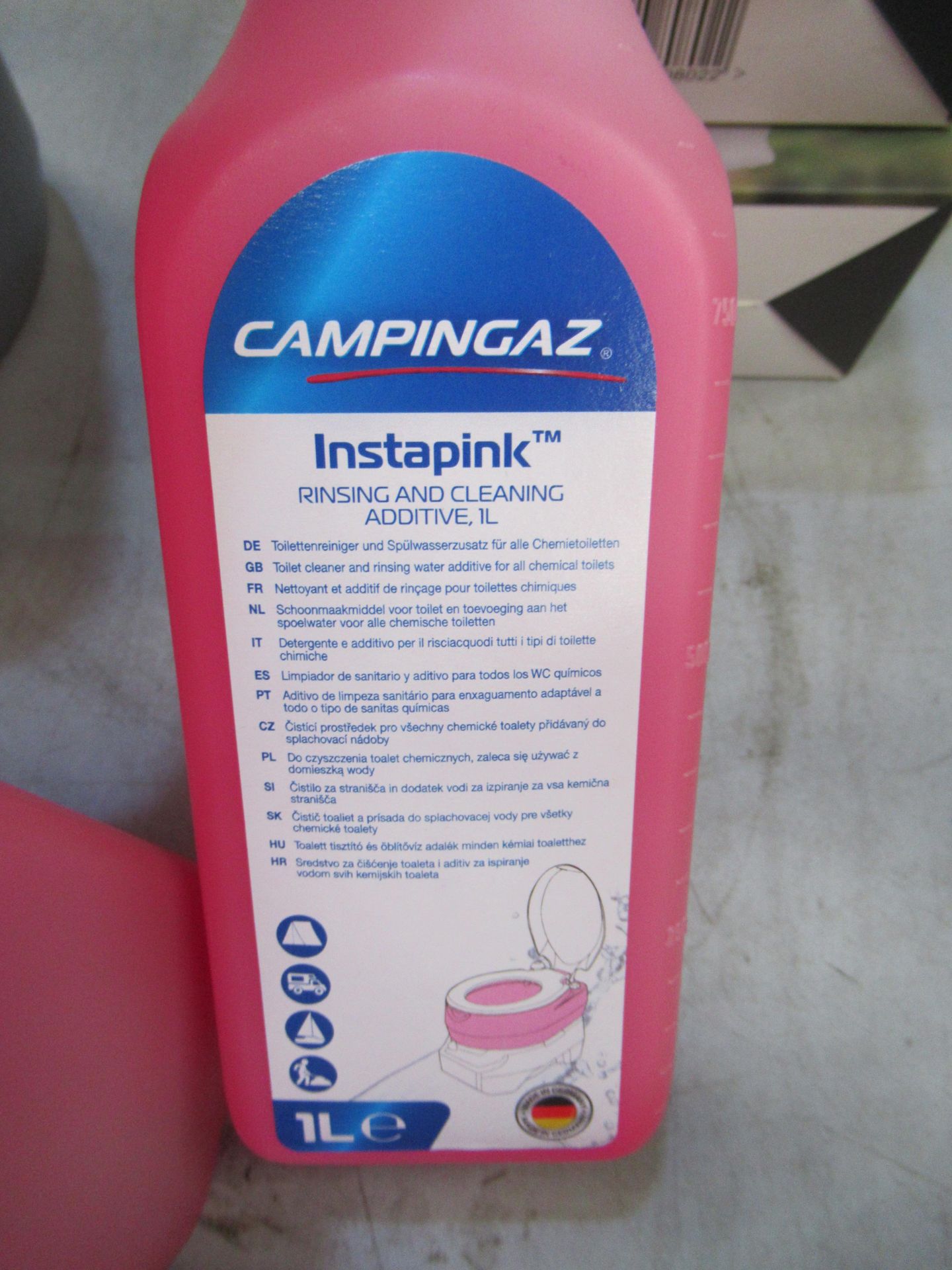 2 x Campingaz Instablue 2.5L, and 2 x Instapink 1 - Image 3 of 3