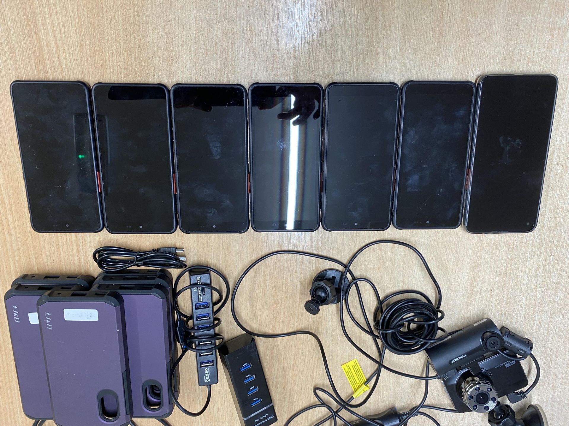 6x Samsung and 1x Motorola Mobile Phones, J&D Phone Cases, 2x Dashcams & 2x USB Charger Bars - Image 3 of 4