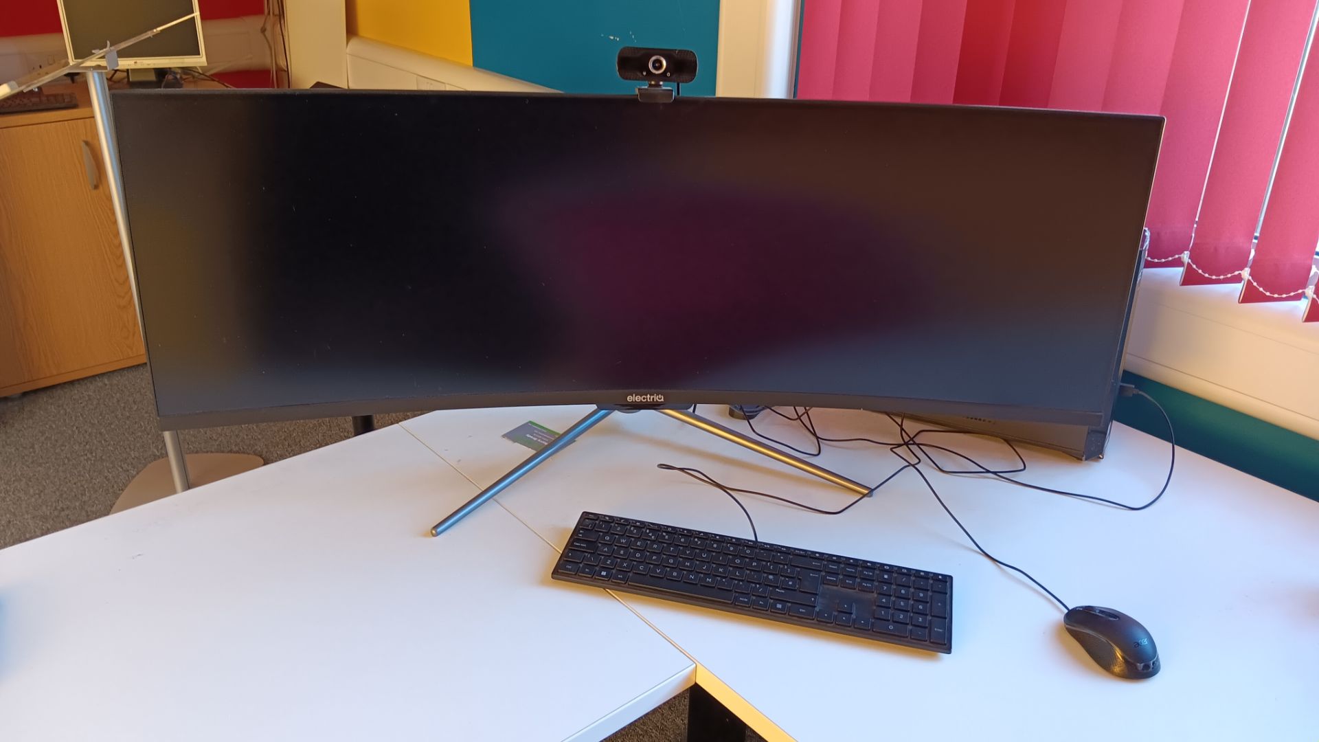 ElectriQ eiQ-43CVSUWD120FSH ultrawide 43.4in curved LED monitor – Located Twyford, OX17