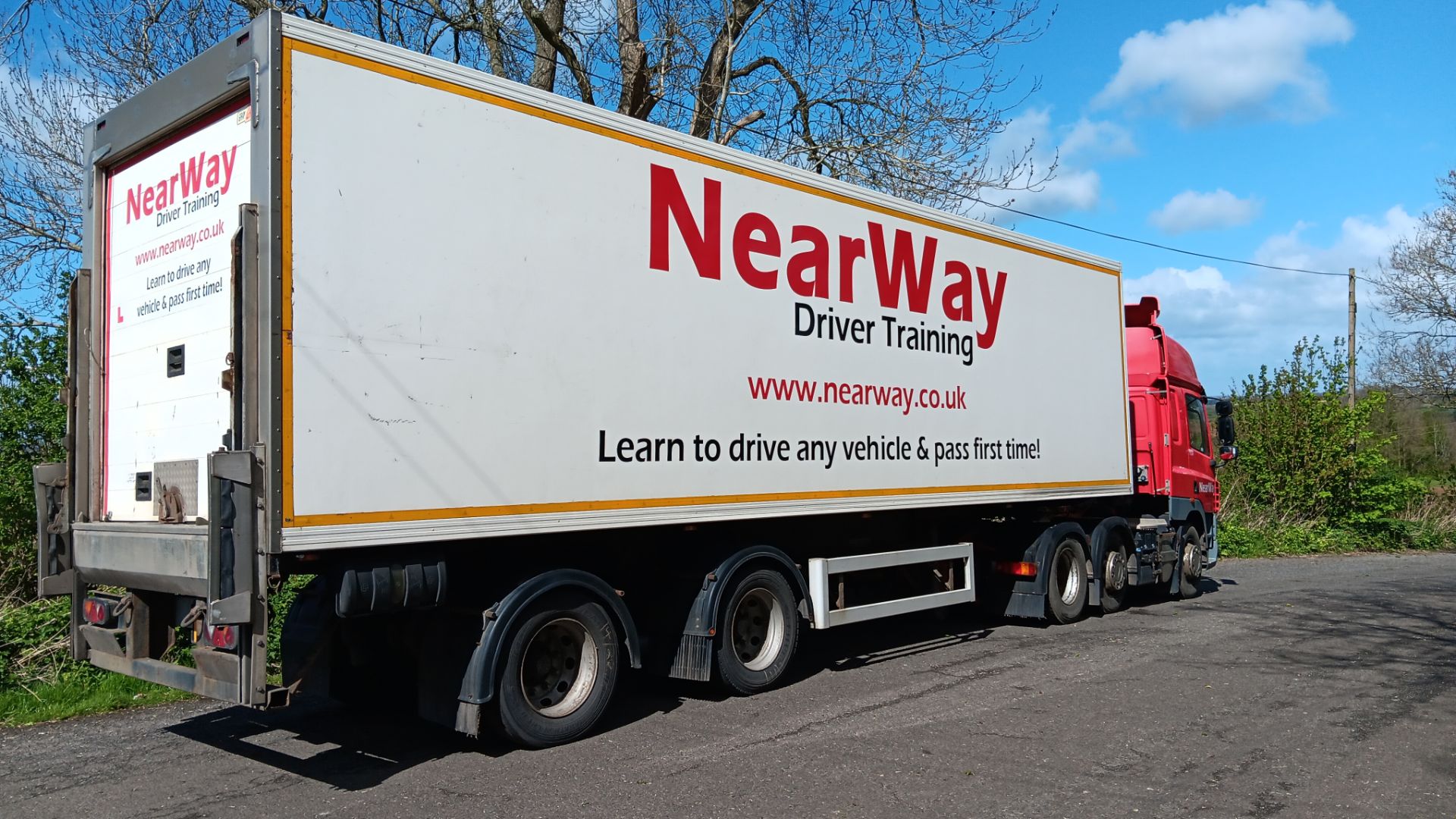 Gray & Adams Twin Axle 31,000kg Rear steer urban box trailer, Height 13’6” / 4.12m, length 10.4m, - Image 3 of 16