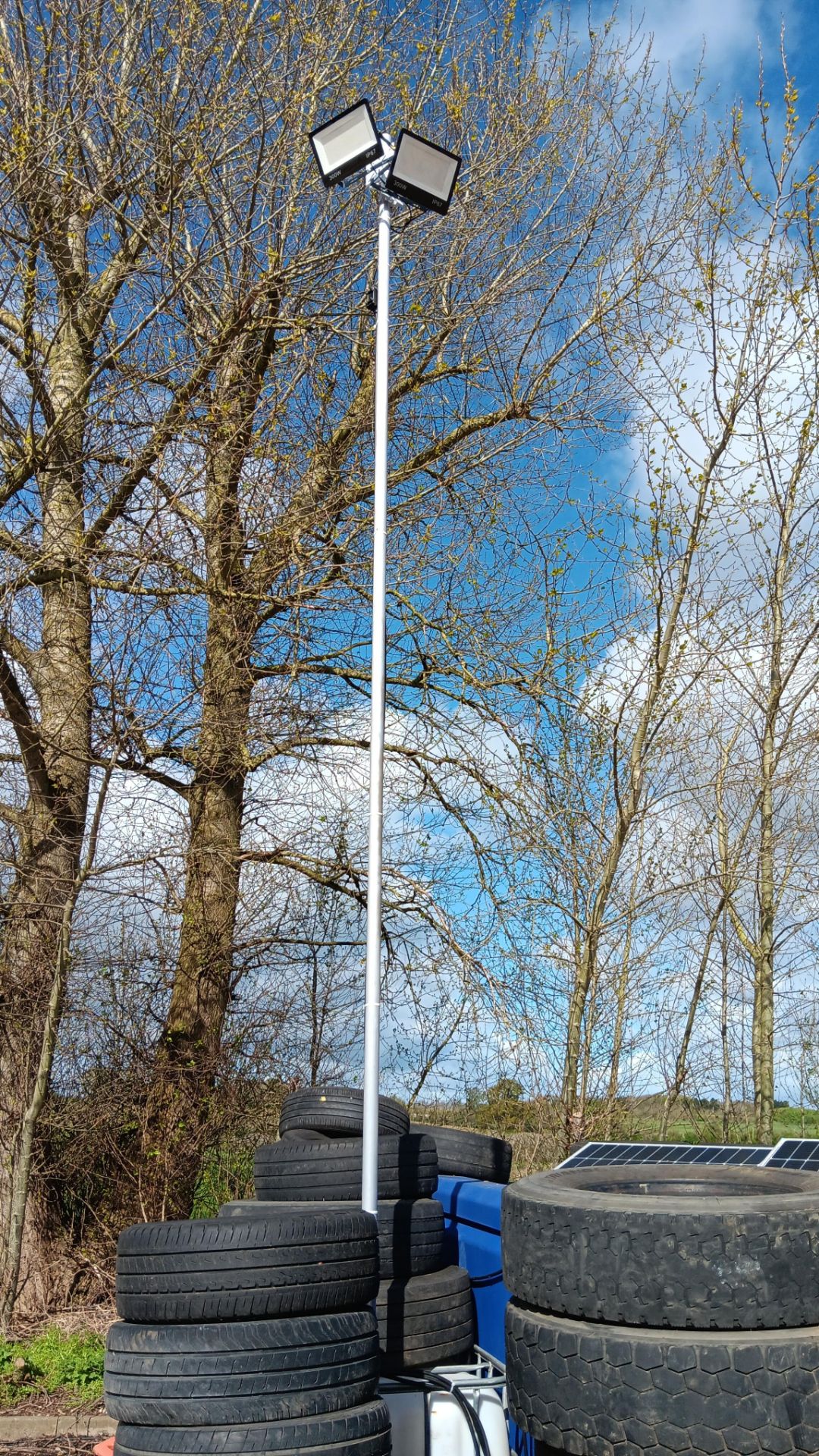 6 x 300w I67 floodlights (Excludes IBC’s) – Located Twyford, OX17 - Bild 2 aus 3