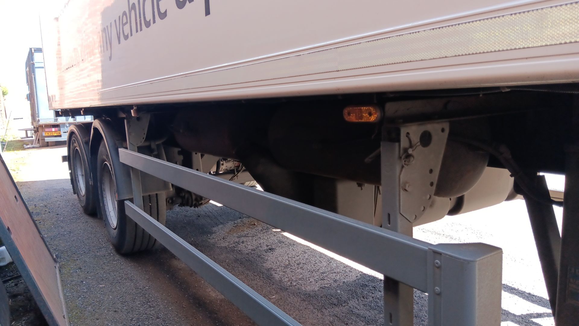 Montracon 04CAXX Twin Axle 30,000kg rear steer box trailer, Height 13’8” / 4.16m, length 10.67m, - Bild 18 aus 24