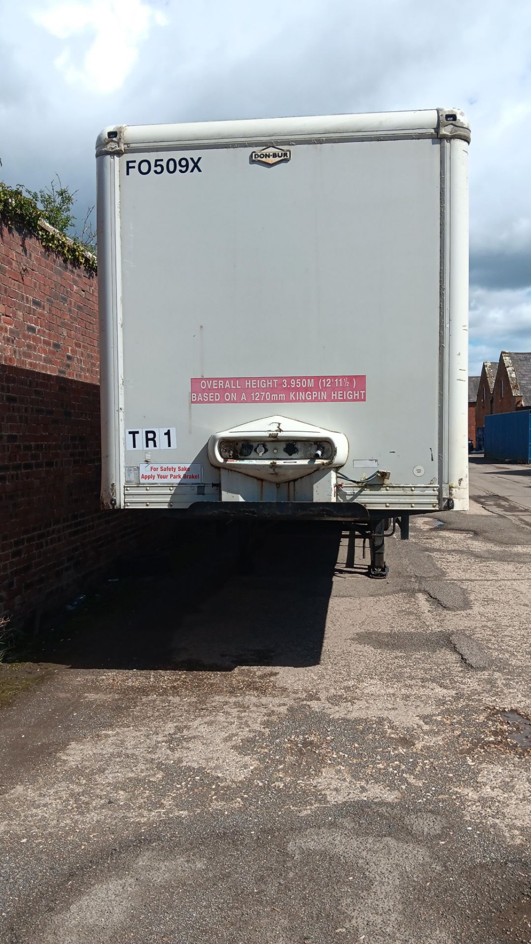 Donbur BV28BN Twin Axle 28,000kg tandem box trailer – Height 12’11” / 3.95m, length 12.4m, Year - Image 2 of 18
