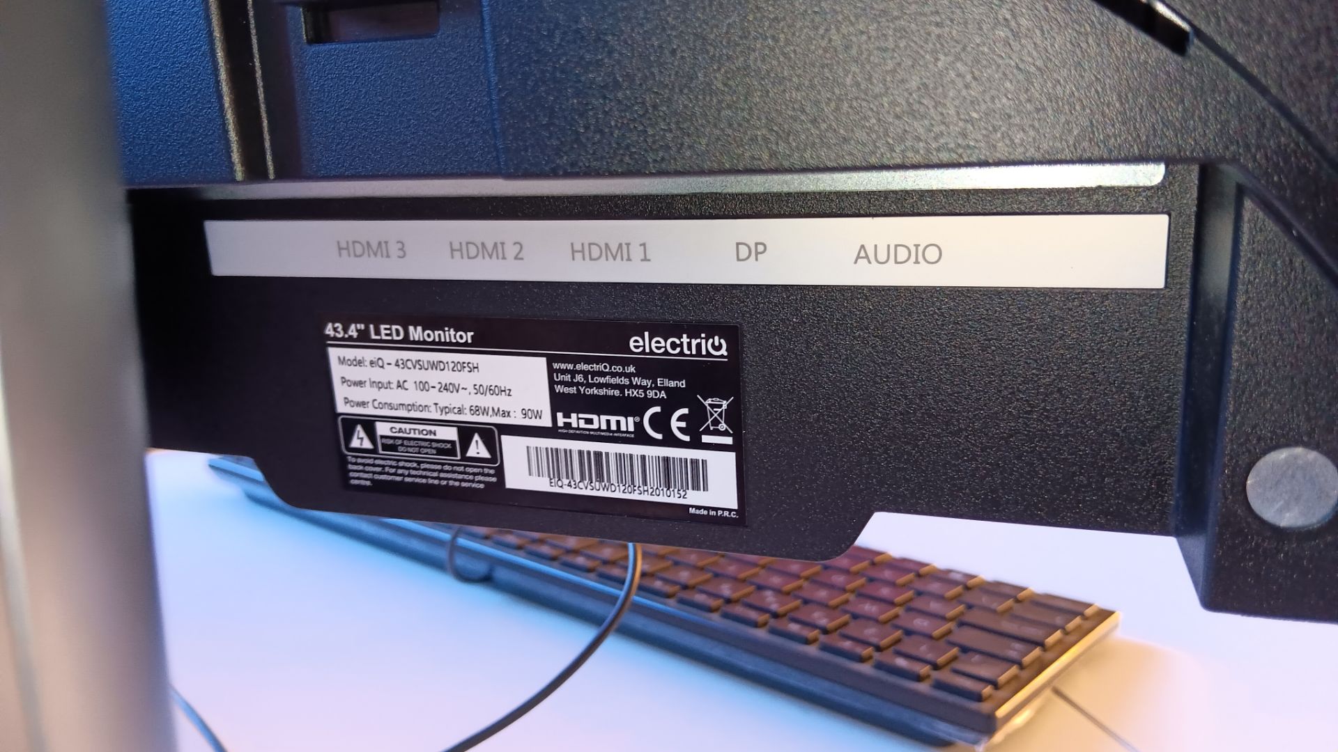 ElectriQ eiQ-43CVSUWD120FSH ultrawide 43.4in curved LED monitor – Located Twyford, OX17 - Image 2 of 3