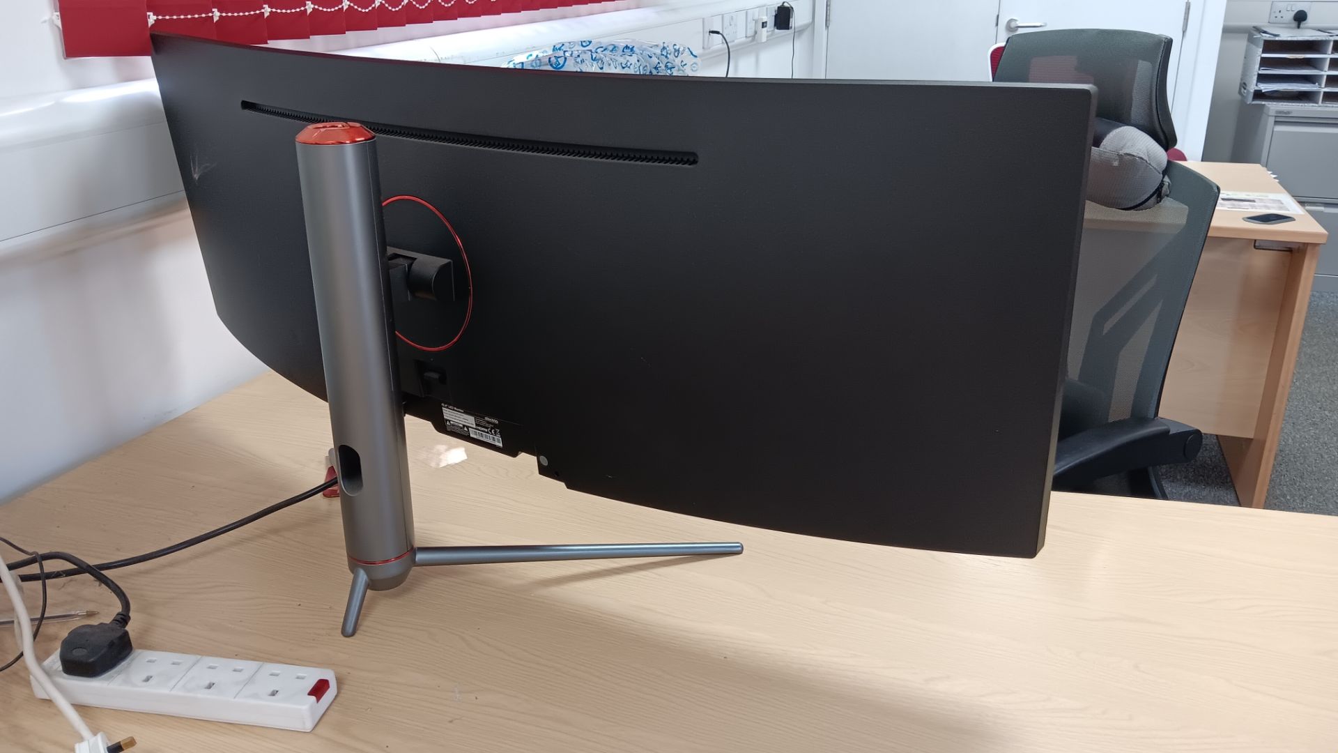 ElectriQ eiQ-43CVSUWD120FSH ultrawide 43.4in curved LED monitor – Located Twyford, OX17 - Image 2 of 3