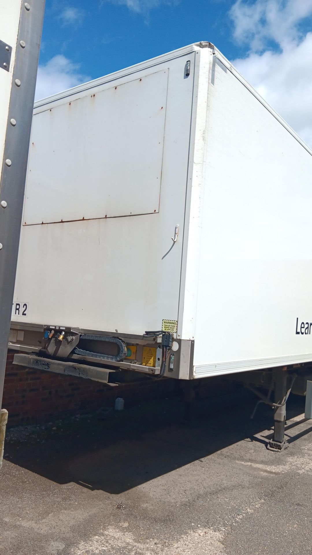 Montracon 04CAXX Twin Axle 30,000kg rear steer box trailer, Height 13’8” / 4.16m, length 10.67m, - Bild 8 aus 24