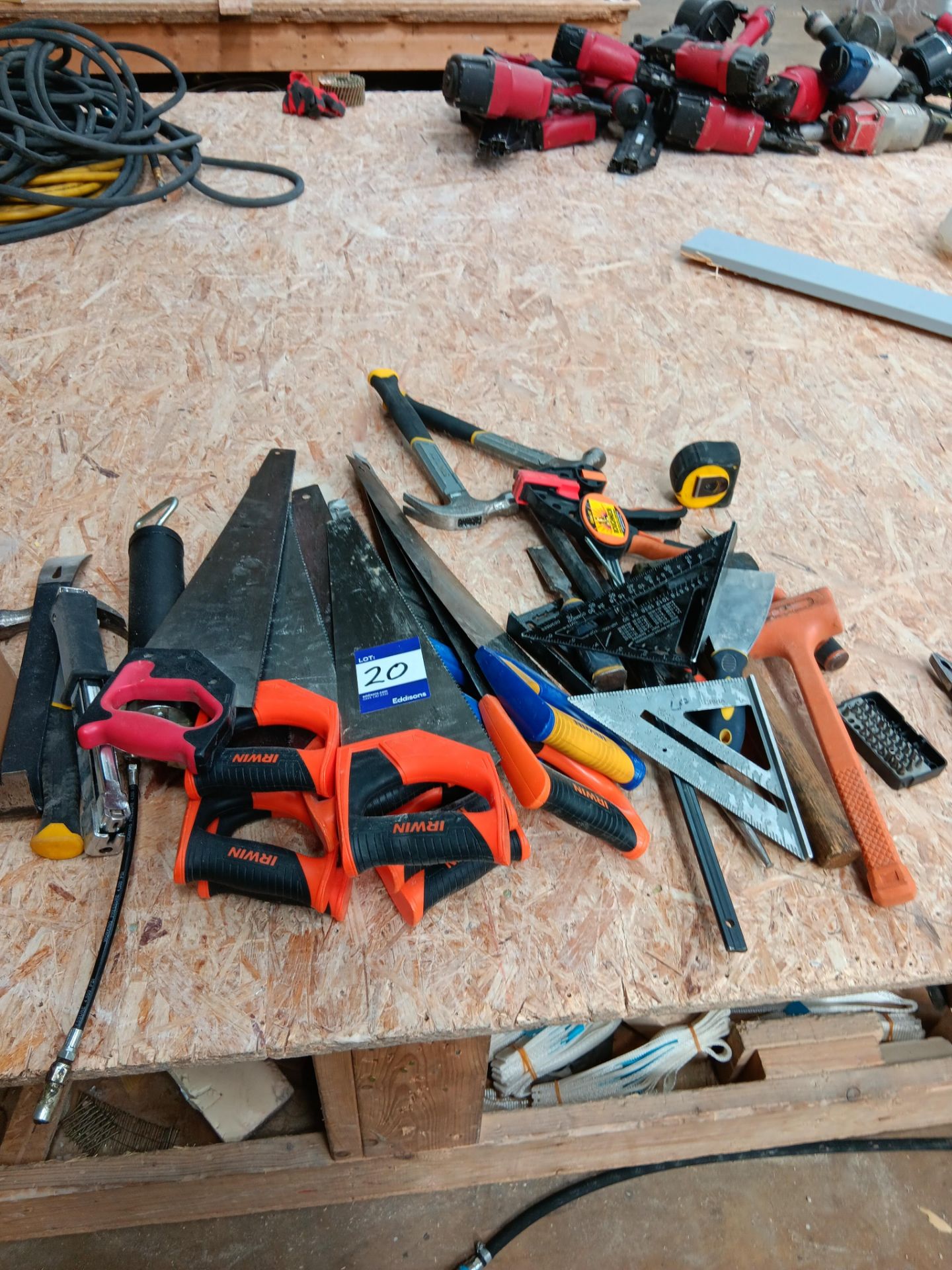 Quantity of hand saws & hand tools