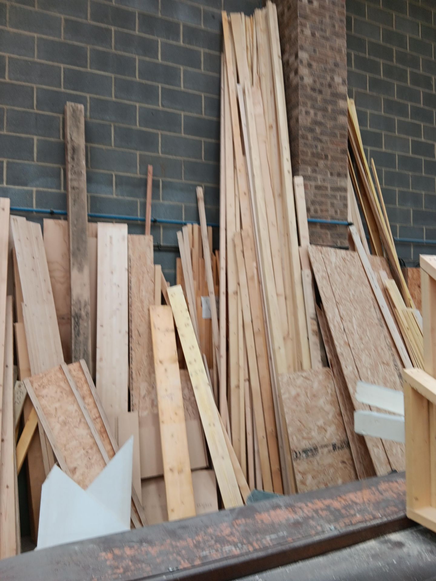 Quantity of various timber off cuts - Image 2 of 2