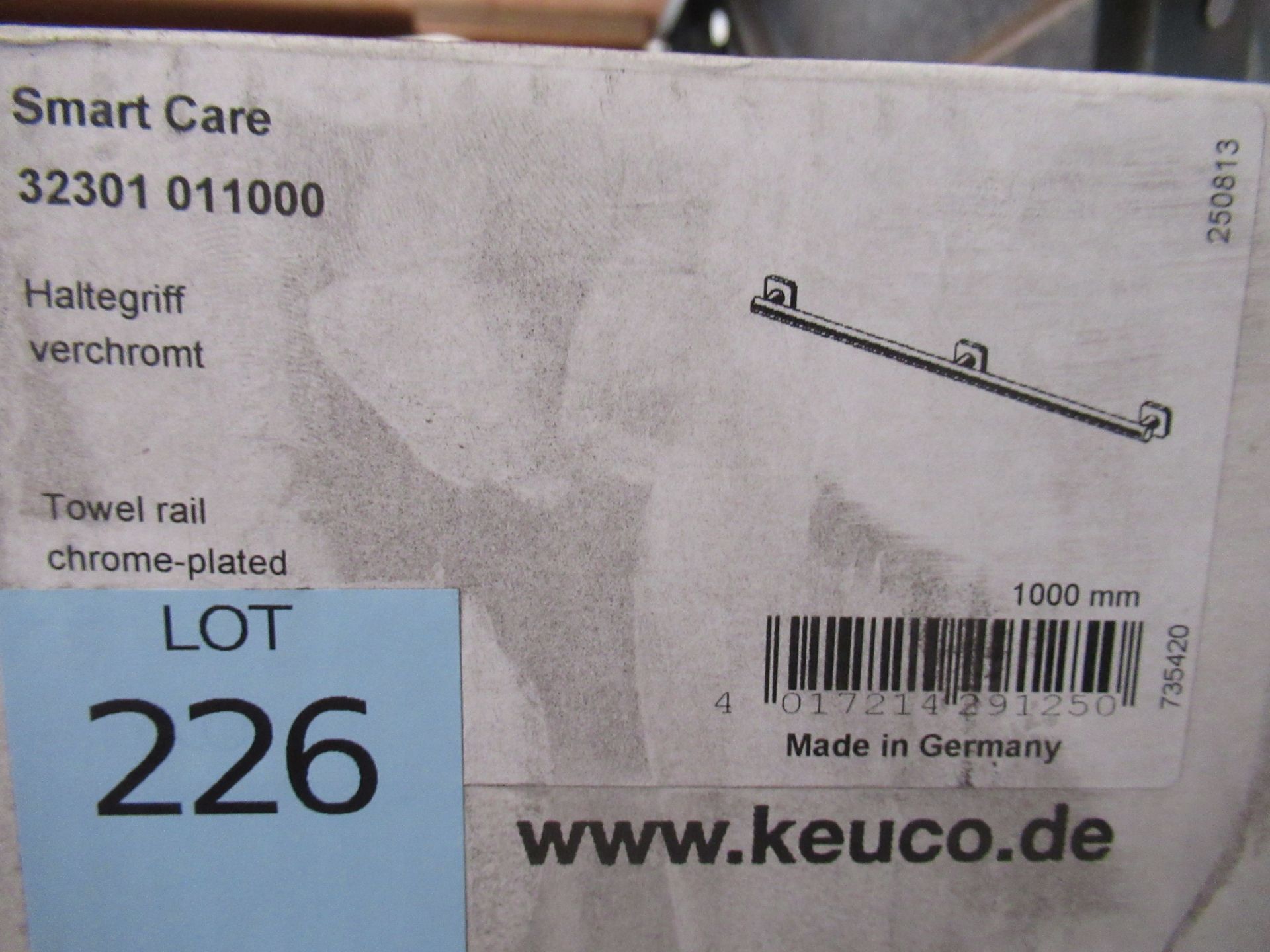 A Keuco Smart Care Towel Rail 1000mm, Chrome Plated, P/N 32301-011000