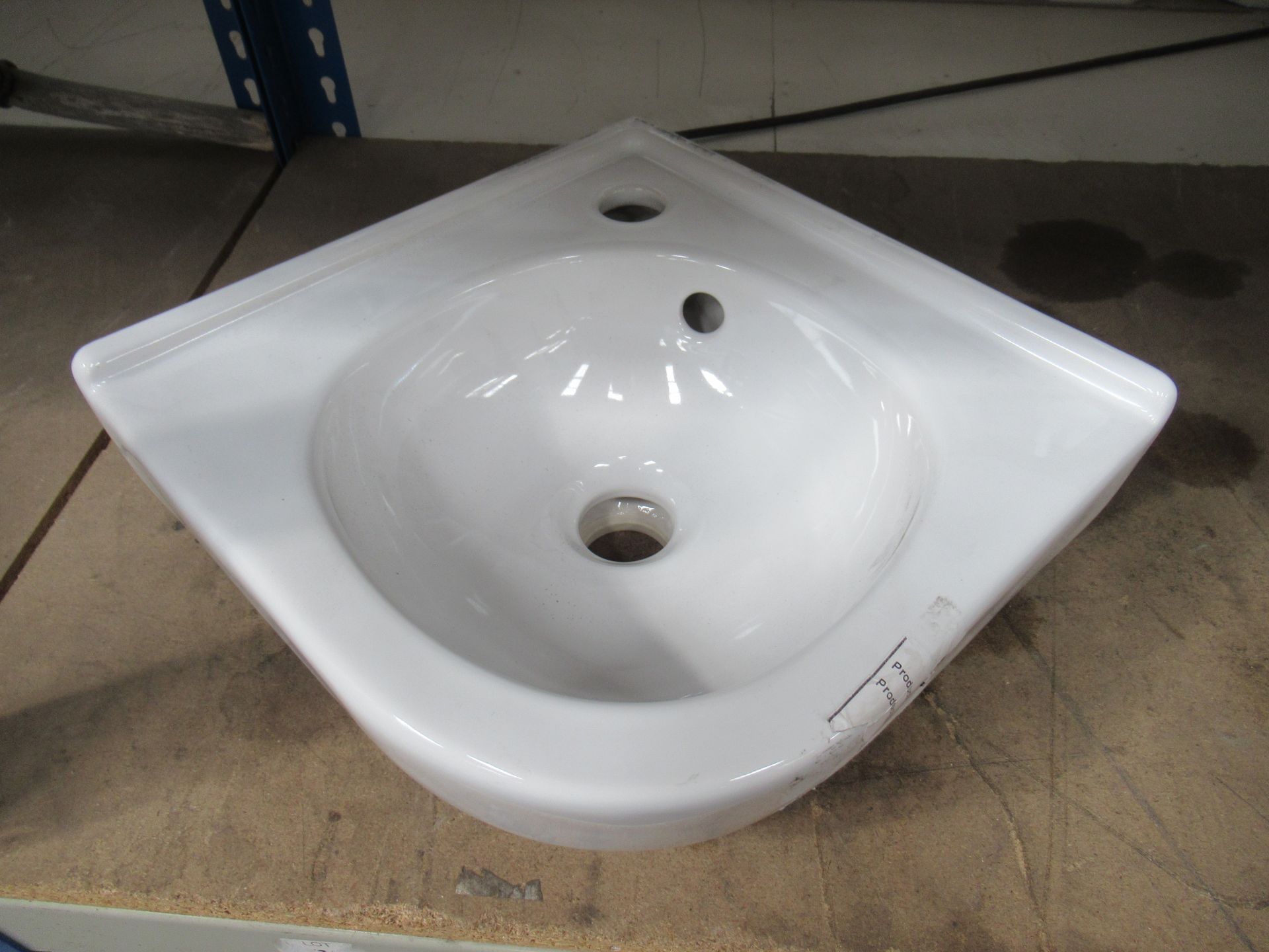 2 x Villeroy and Boch Small Sinks - Image 2 of 3